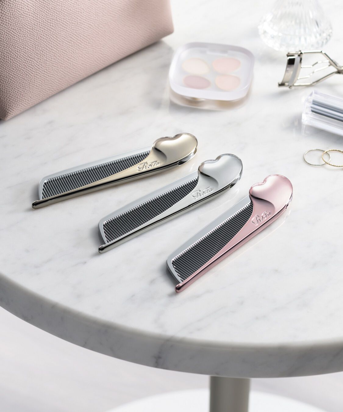 ReFa「リファハートコームアイラ」|コスメ雑貨|