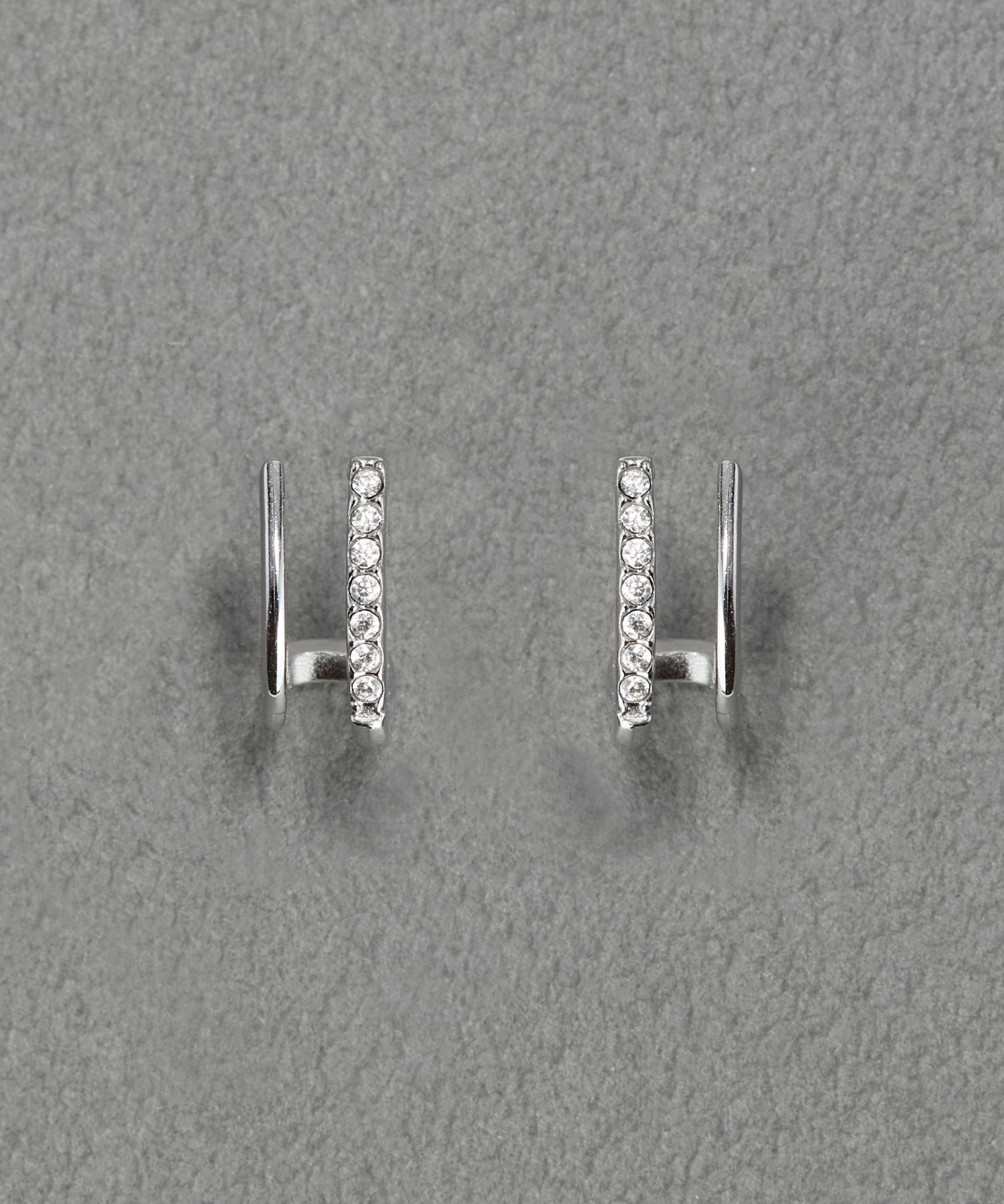 Phoebe「【金属アレルギー対応】メタル&times;ビジュー2ラインピアス　シルバー/サージカルステンレス」|ピアス|シルバー