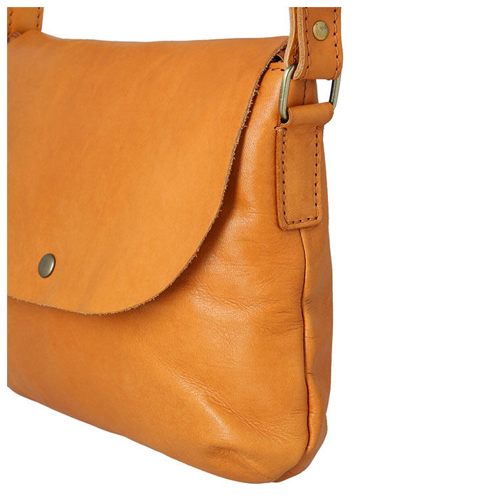 BACKYARD FAMILY「fes フェス カウレザー ショルダーバッグ 通販 レディース 斜めがけ 大人 大きめ 被せ 通勤」|ショルダー・メッセンジャー|