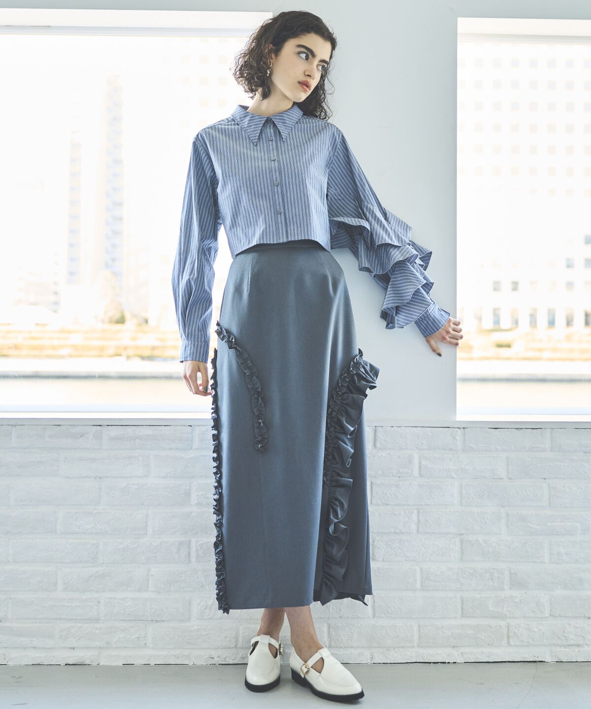 アンドクチュール「ストライプアシメフリルクロップドシャツ」|シャツ・ブラウス|