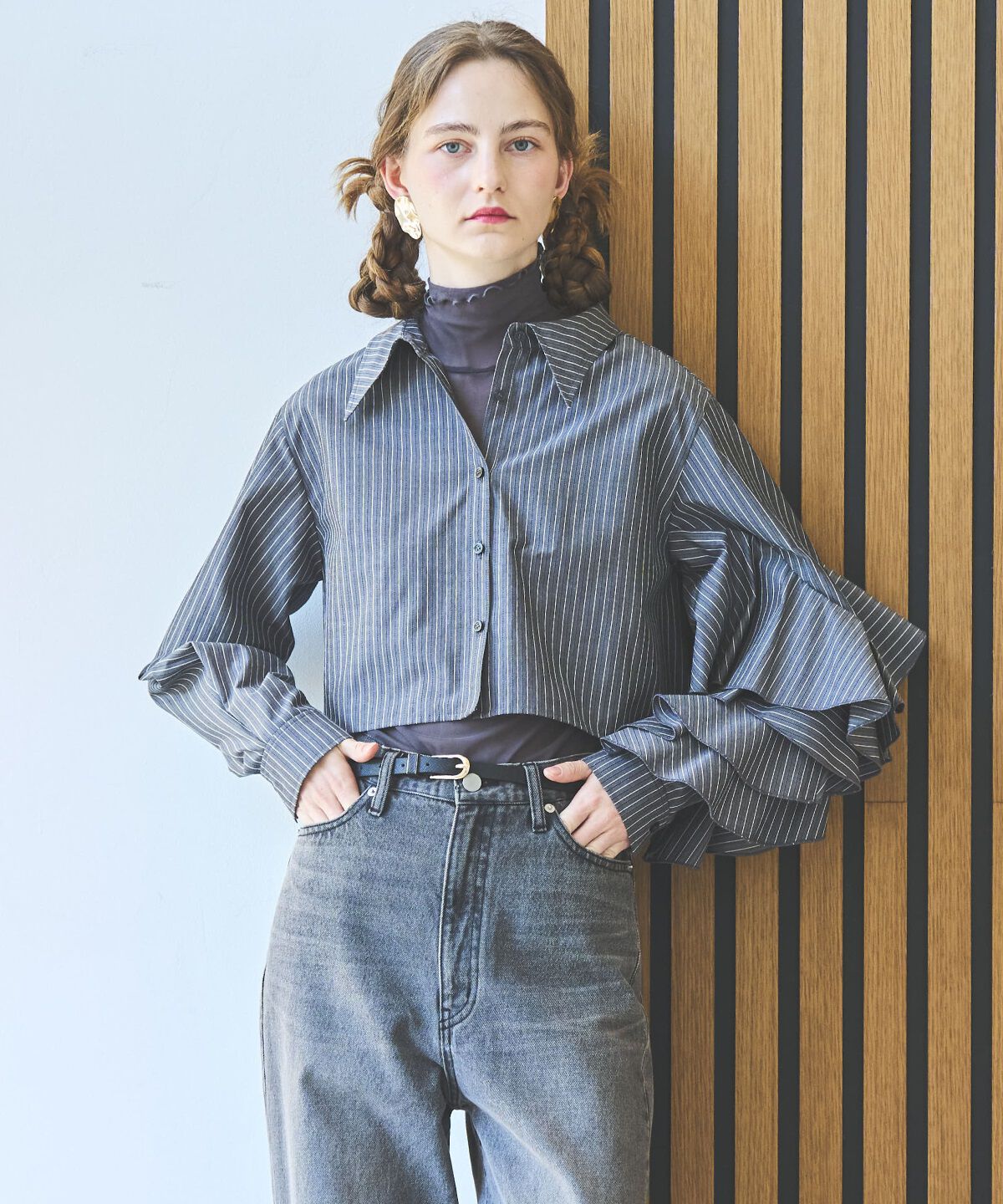 アンドクチュール「ストライプアシメフリルクロップドシャツ」|シャツ・ブラウス|black/borderｽﾄﾗｲﾌﾟ