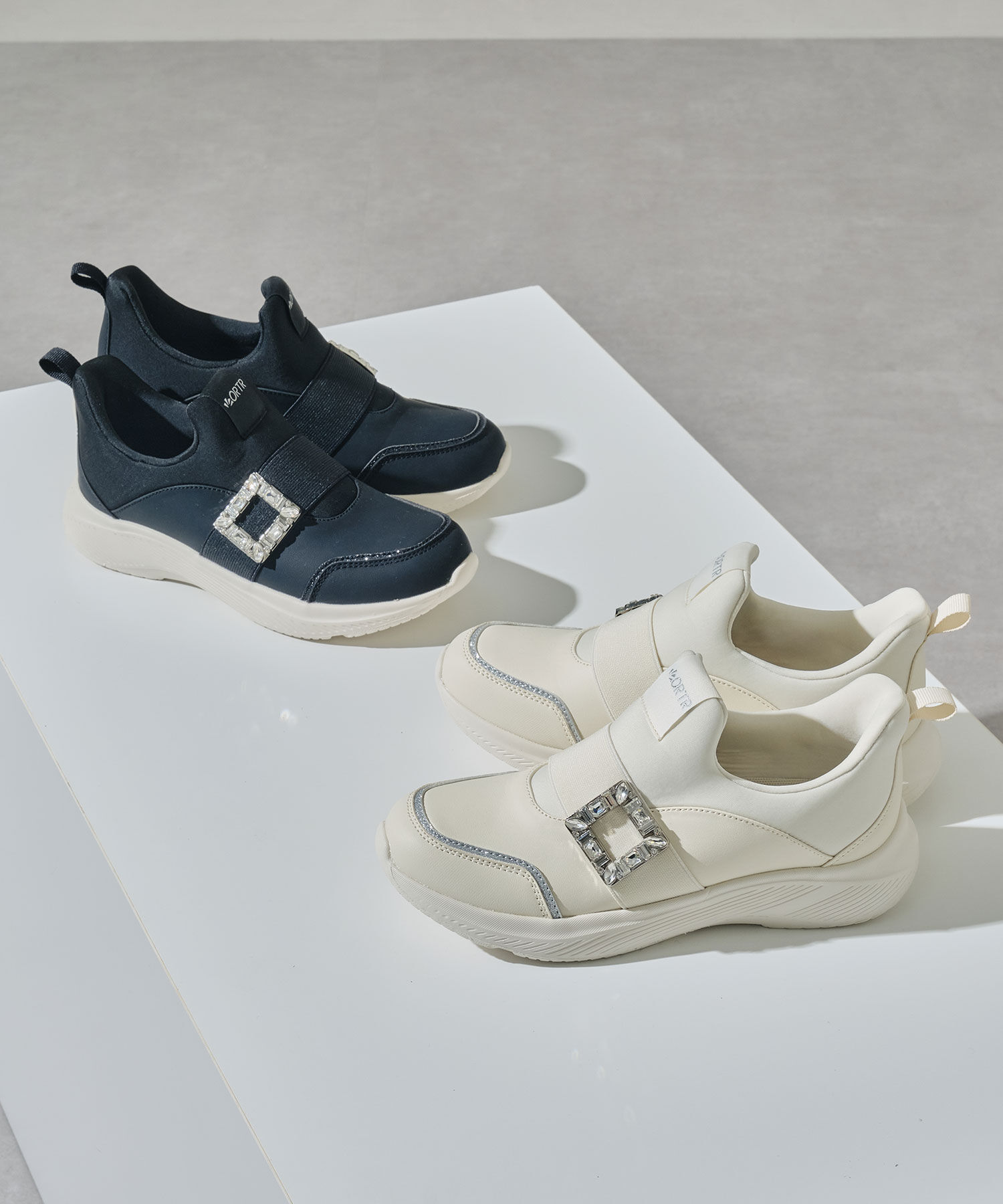 ORiental TRaffic「●2025秋冬新作●【瞬間フィット】ビジューバックルスニーカー/OT3777」|スニーカー|