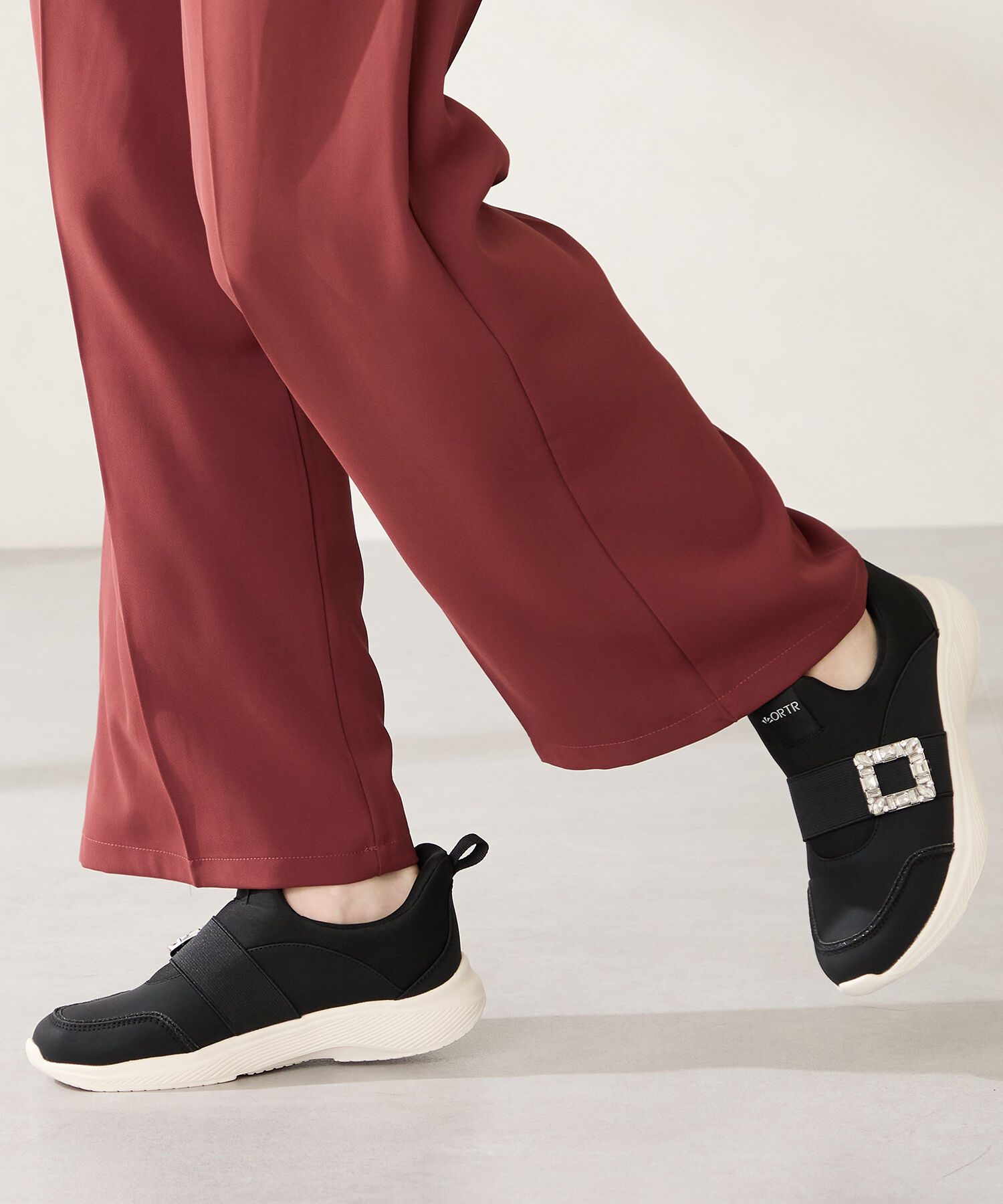 ORiental TRaffic「●2025秋冬新作●【瞬間フィット】ビジューバックルスニーカー/OT3777」|スニーカー|