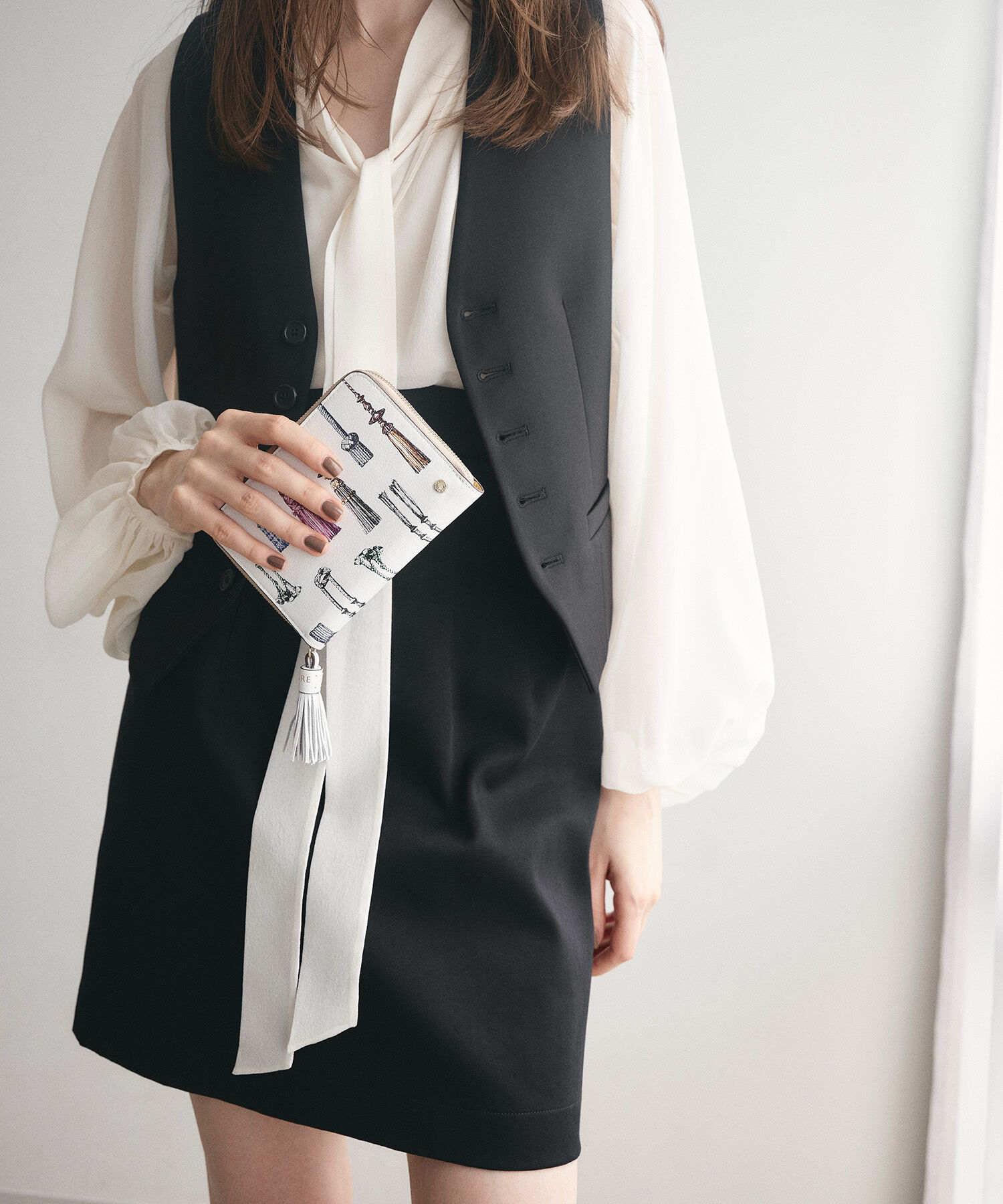 TOPKAPI TREASURE「【TREASURE TOPKAPI】シュリンクレザー タッセル プリント ラウンド 二つ折り財布 / パスポート ケース」|財布|