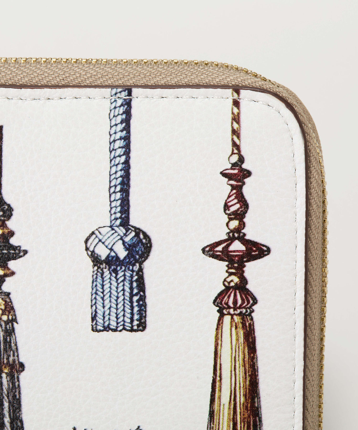 TOPKAPI TREASURE「【TREASURE TOPKAPI】シュリンクレザー タッセル プリント ラウンド 二つ折り財布 / パスポート ケース」|財布|