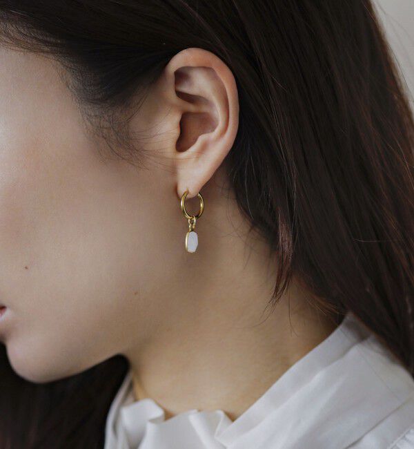 quaranciel「quaranciel: カラー ストーン フープ ピアス」|ピアス|ホワイト