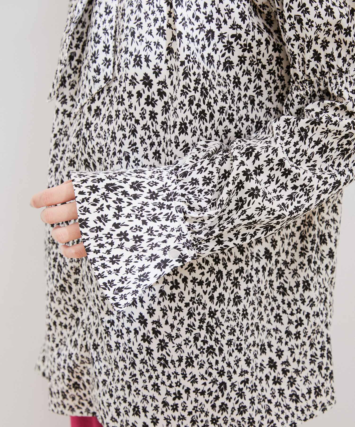 VIS「【洗える】フリルネックシャーリングブラウス」|シャツ・ブラウス|