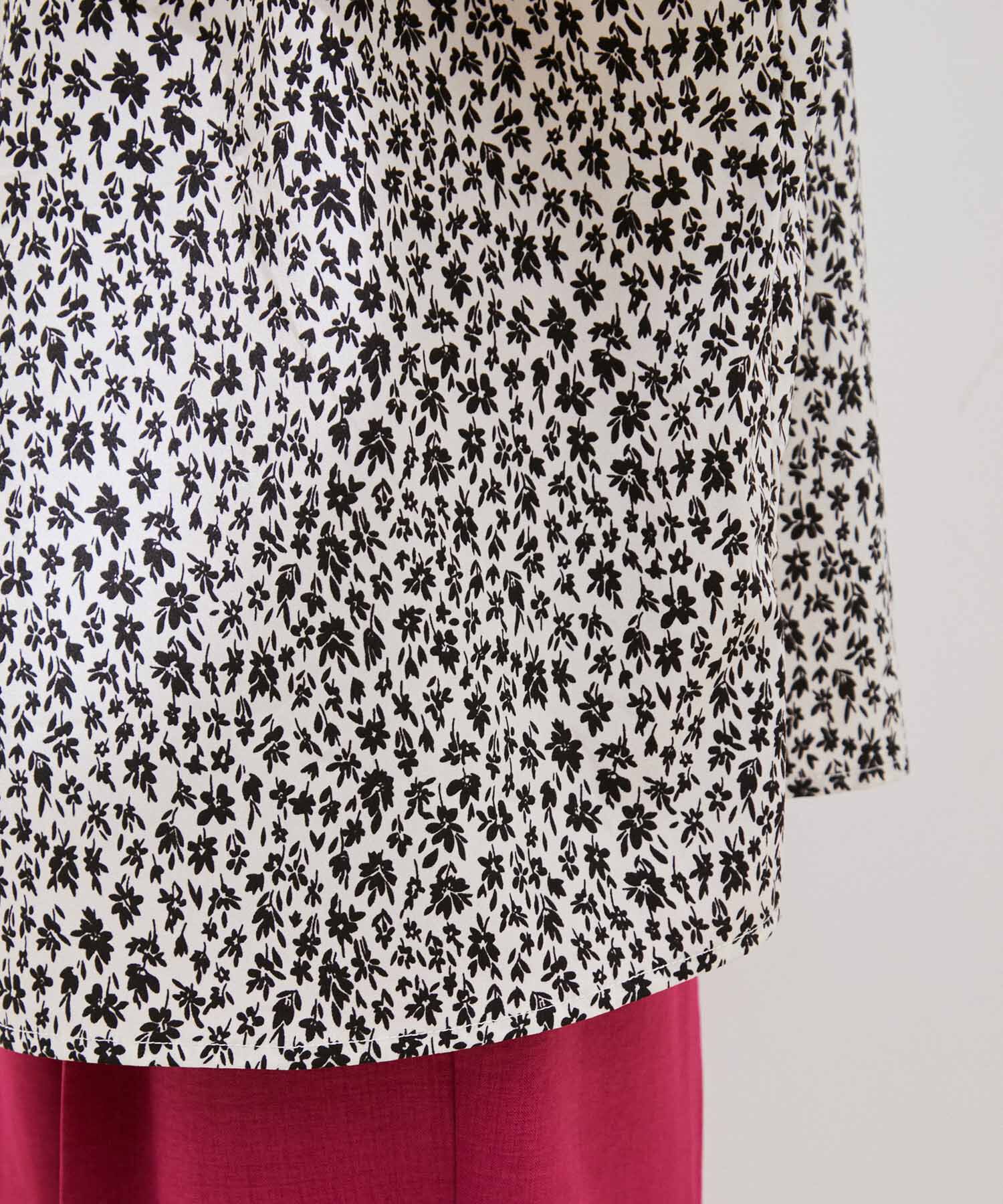 VIS「【洗える】フリルネックシャーリングブラウス」|シャツ・ブラウス|