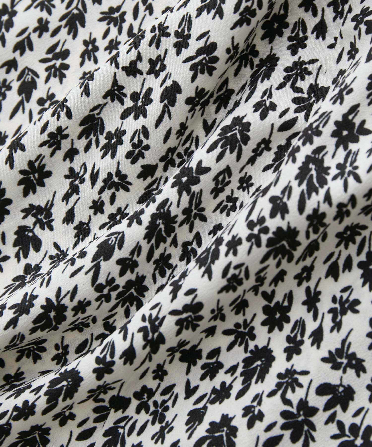 VIS「【洗える】フリルネックシャーリングブラウス」|シャツ・ブラウス|