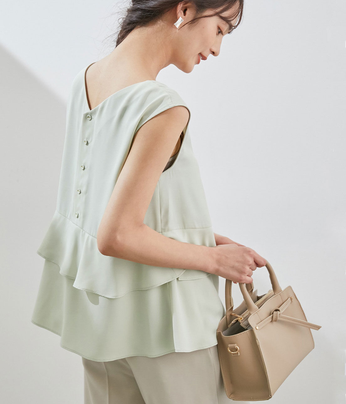 Rope&rsquo;Picnic「フリルペプラムバック釦ブラウス」|シャツ・ブラウス|ライトグリーン(33)