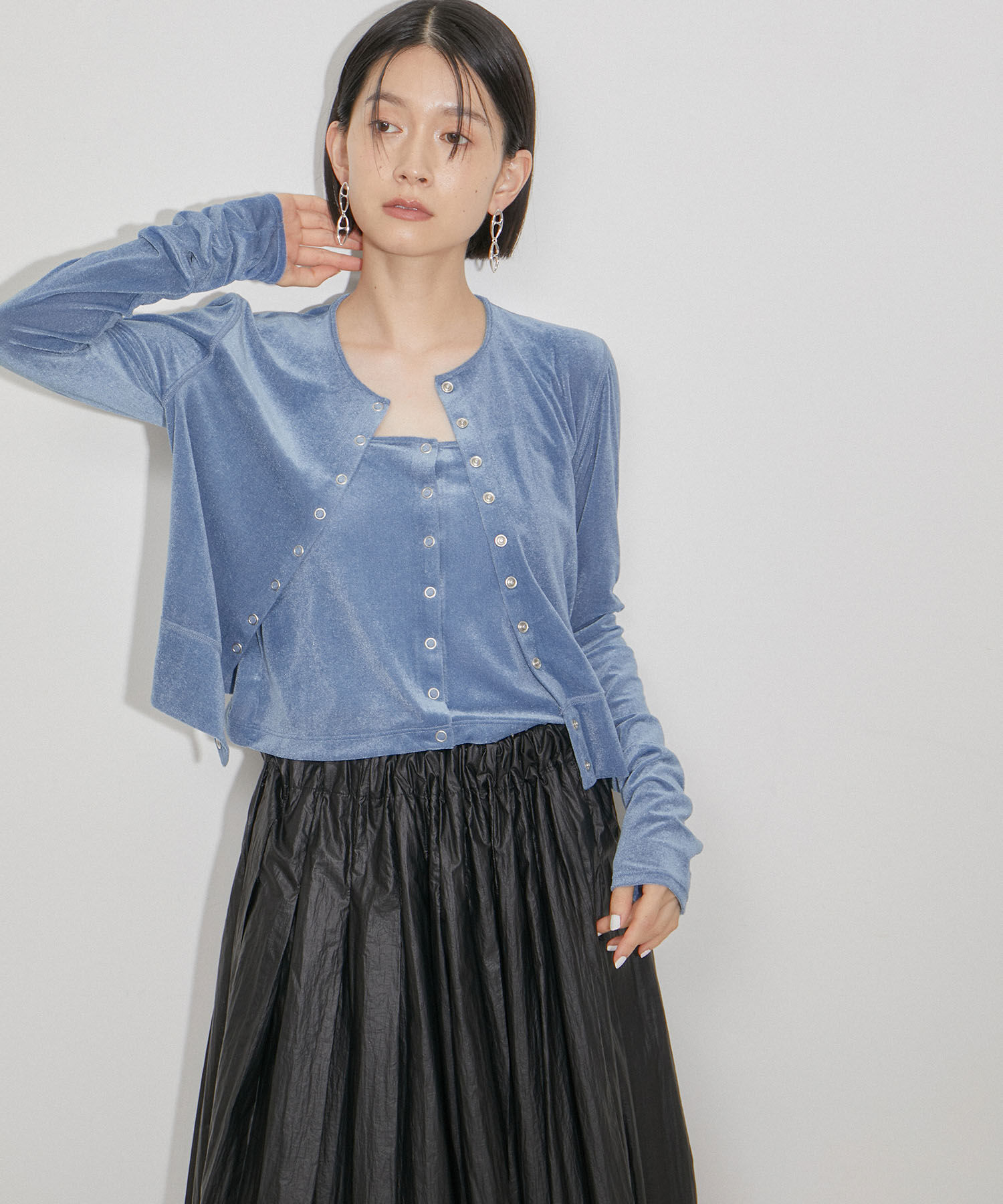 ADAM ET ROPE'「【洗える・ストレッチ】シアートリコットベロアカーディガン」|カーディガン|ブルー(44)