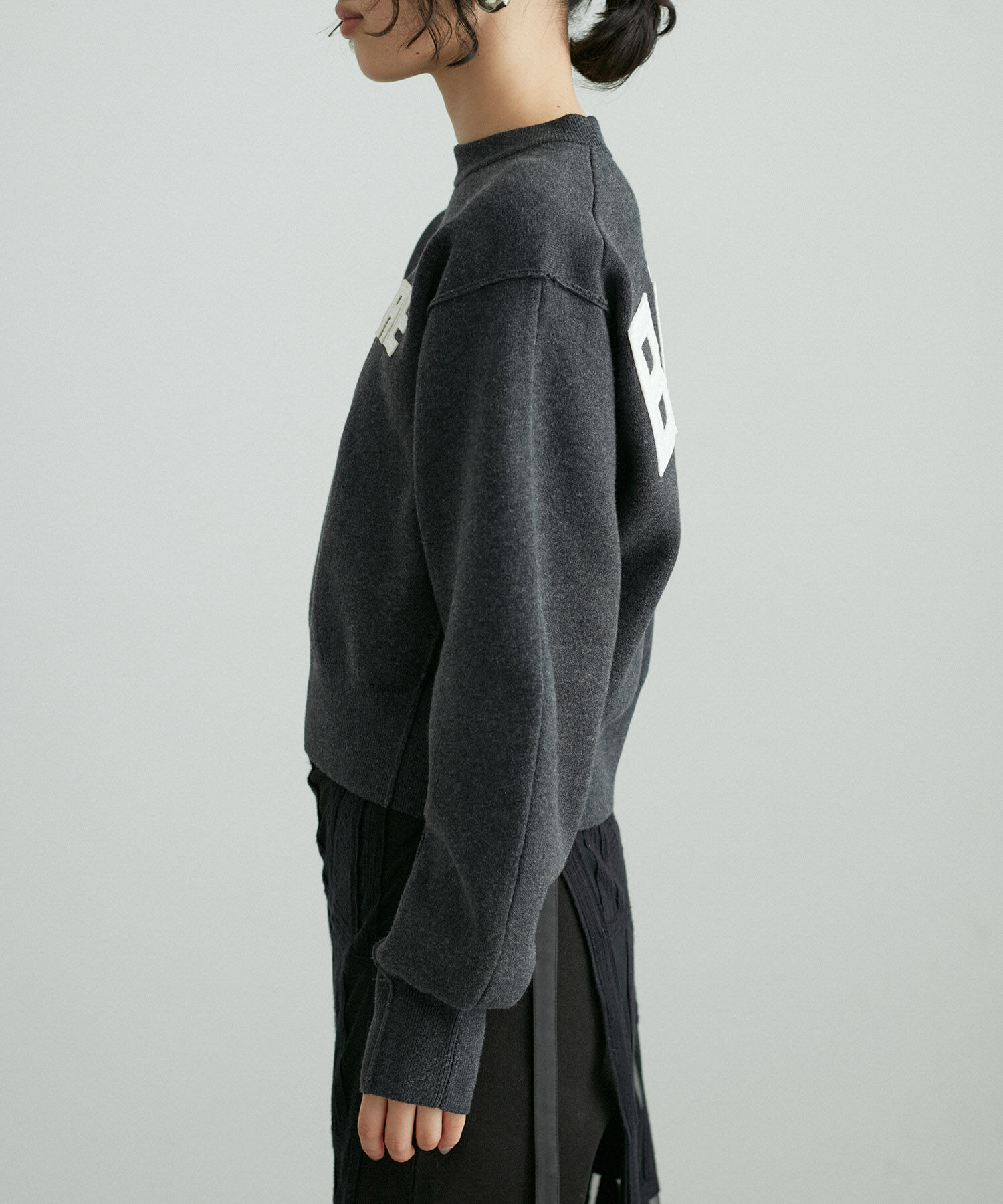 ADAM ET ROPE'「【サステナブル・洗える】フェルト刺しゅうニットプルオーバー」|ニット・セーター|