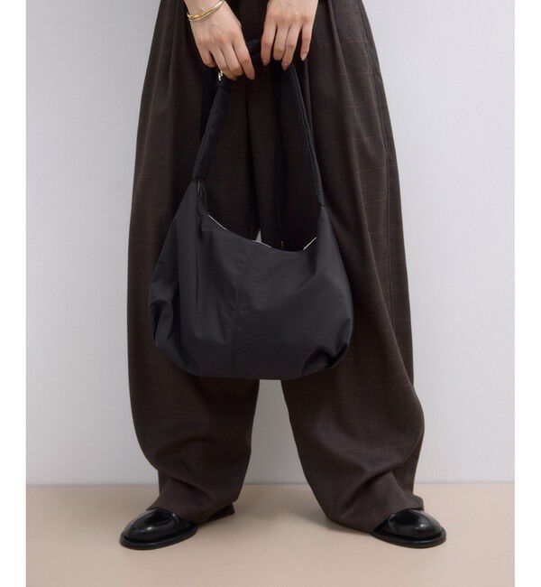 ADAM ET ROPE'「【WEB限定】フォルムナイロンショルダーバッグ」|ショルダー・メッセンジャー|
