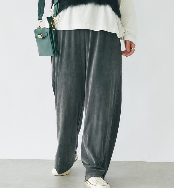  「《微光沢で上品な印象に》シアーベロアイージーパンツ」|その他|