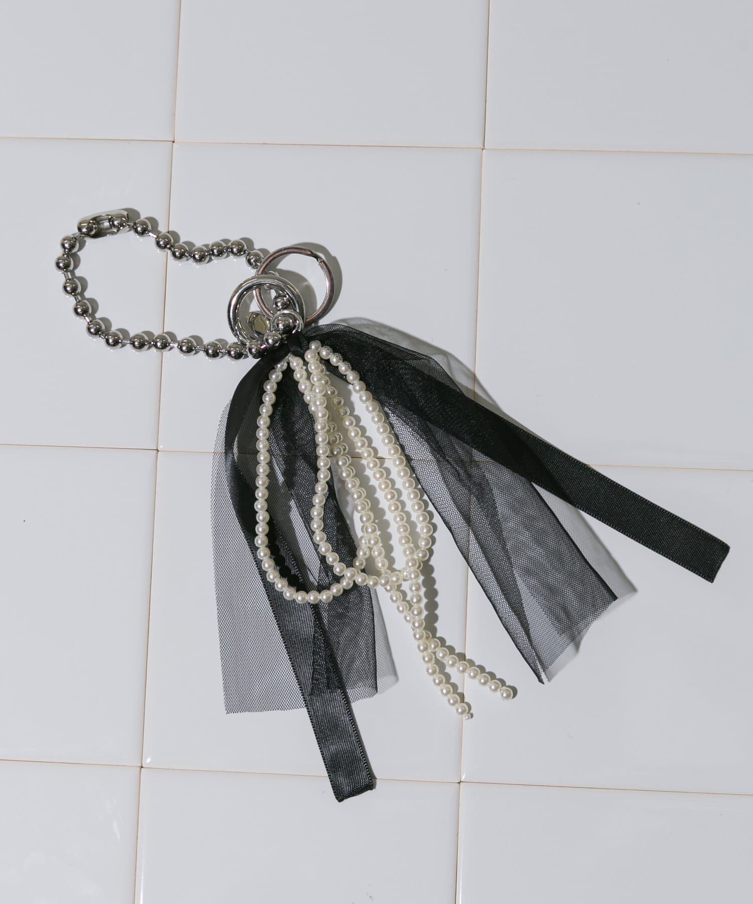 SMELLY「チュールリボンパールキーチェーン」|チャーム・キーホルダー|ブラック