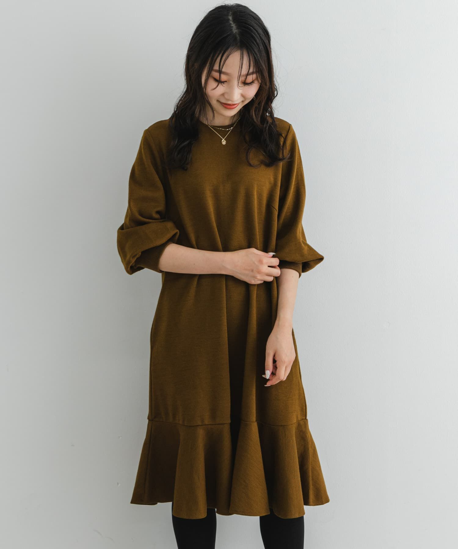 URBAN RESEARCH ROSSO「『40サイズ/高身長向けも展開』F by ROSSO　裾フレアワンピース」|ワンピース|