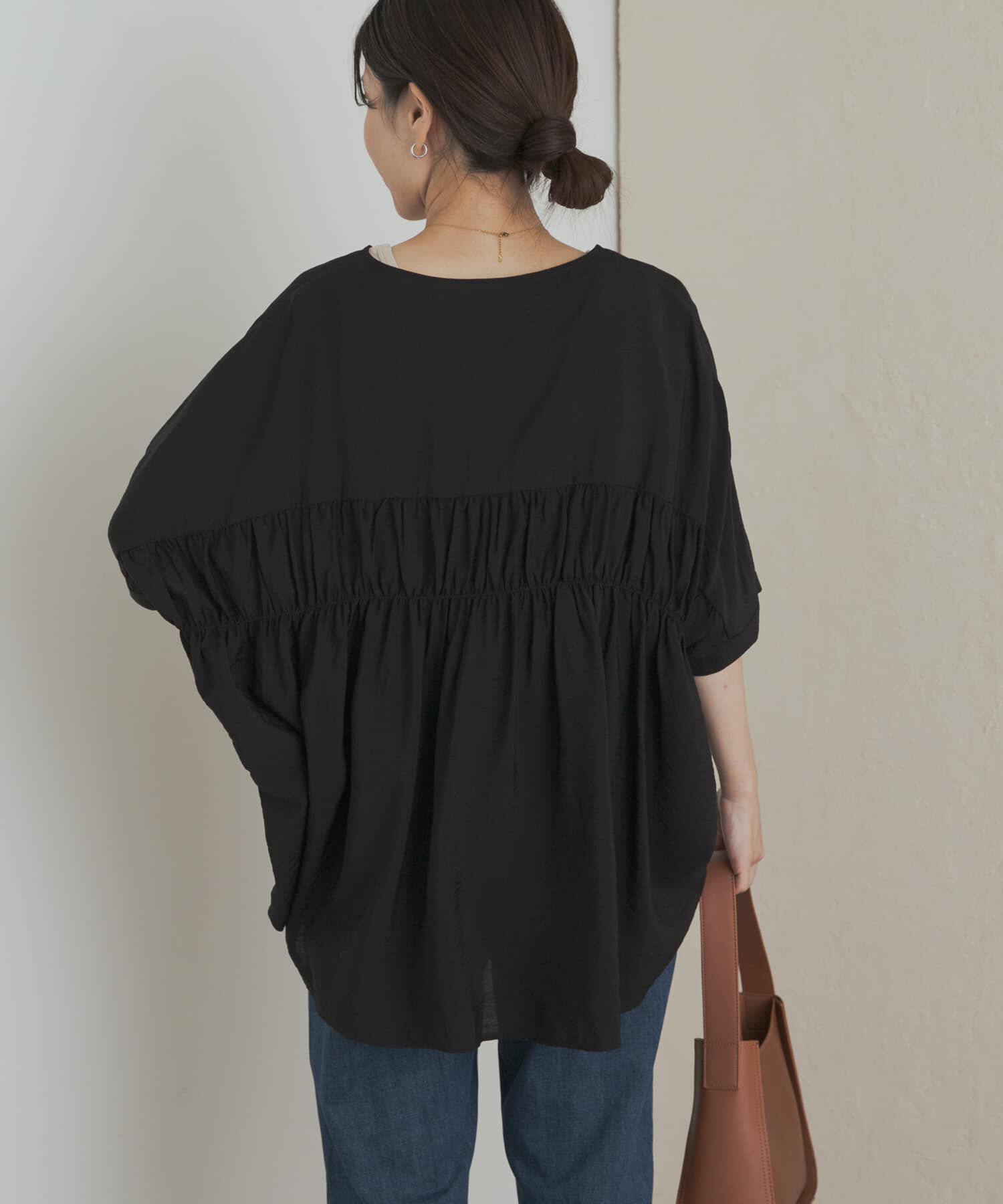 URBAN RESEARCH DOORS「バックシャーリングドルマンブラウス」|シャツ・ブラウス|