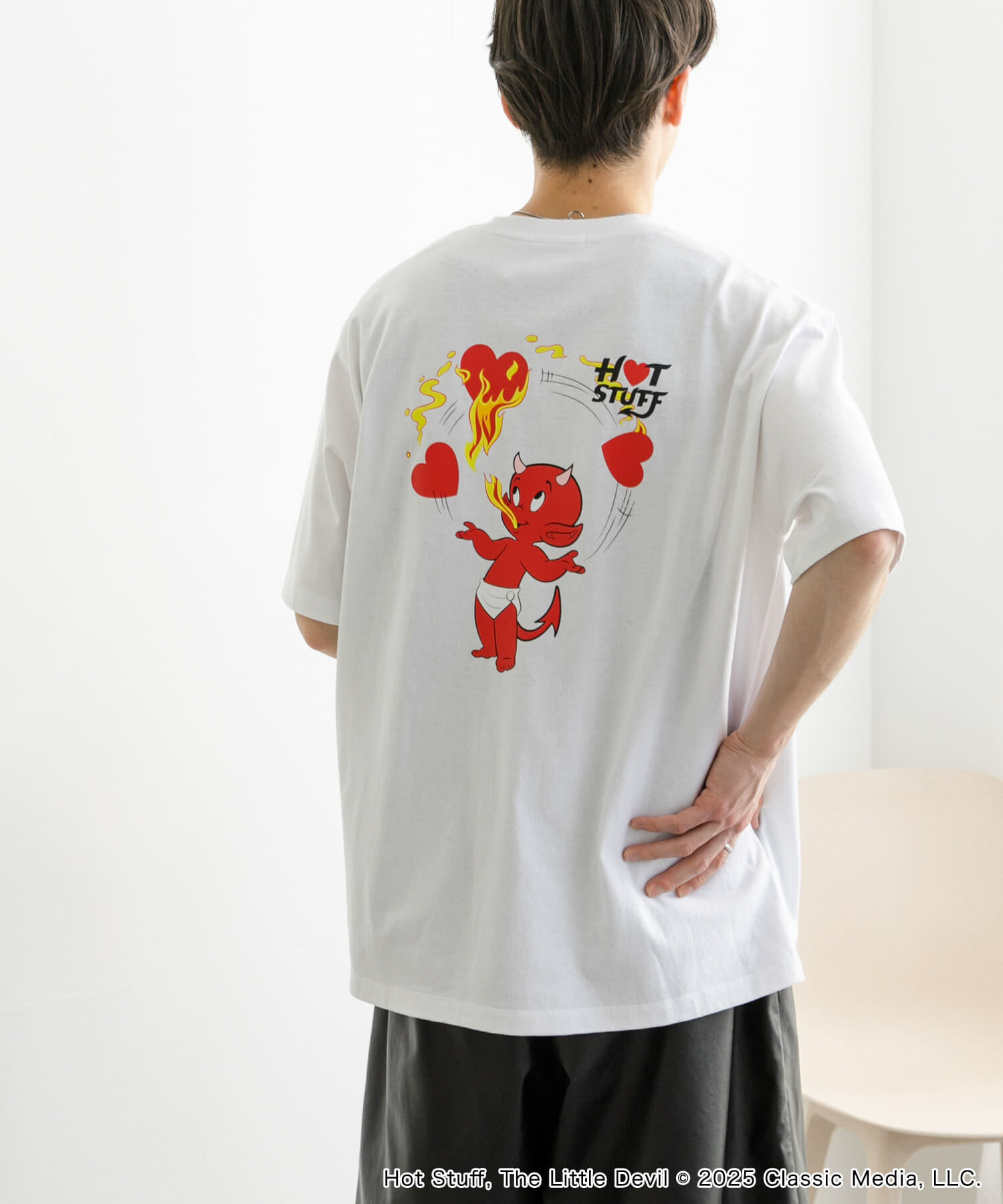 SENSE OF PLACE by URBAN RESEARCH「『別注』HOT STUFF&times;SENSE OF PLACE　 プリントTシャツ A」|Tシャツ・カットソー|ホワイト