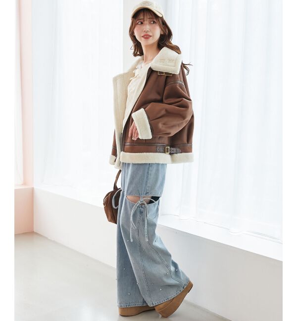 MAJESTICLEGON「サイドスリットビジューデニムパンツ」|デニム|