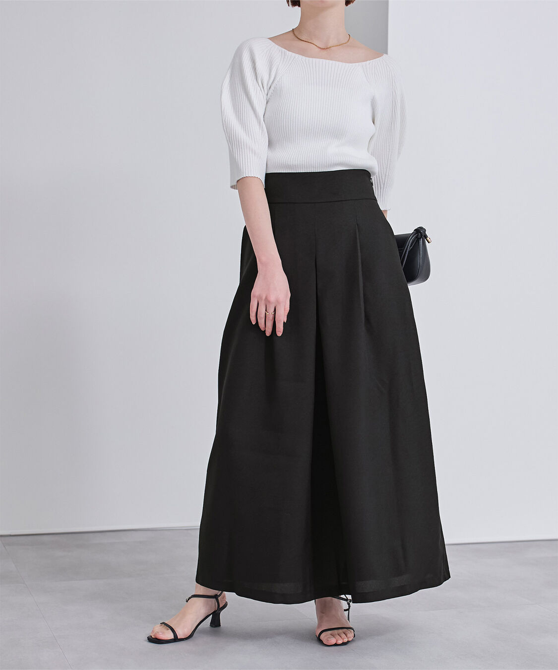 ur's「ﾘﾈﾝﾗｲｸﾌﾛﾝﾄﾀｯｸﾊｲｳｴｽﾄｽｶｰﾄ」|スカート|