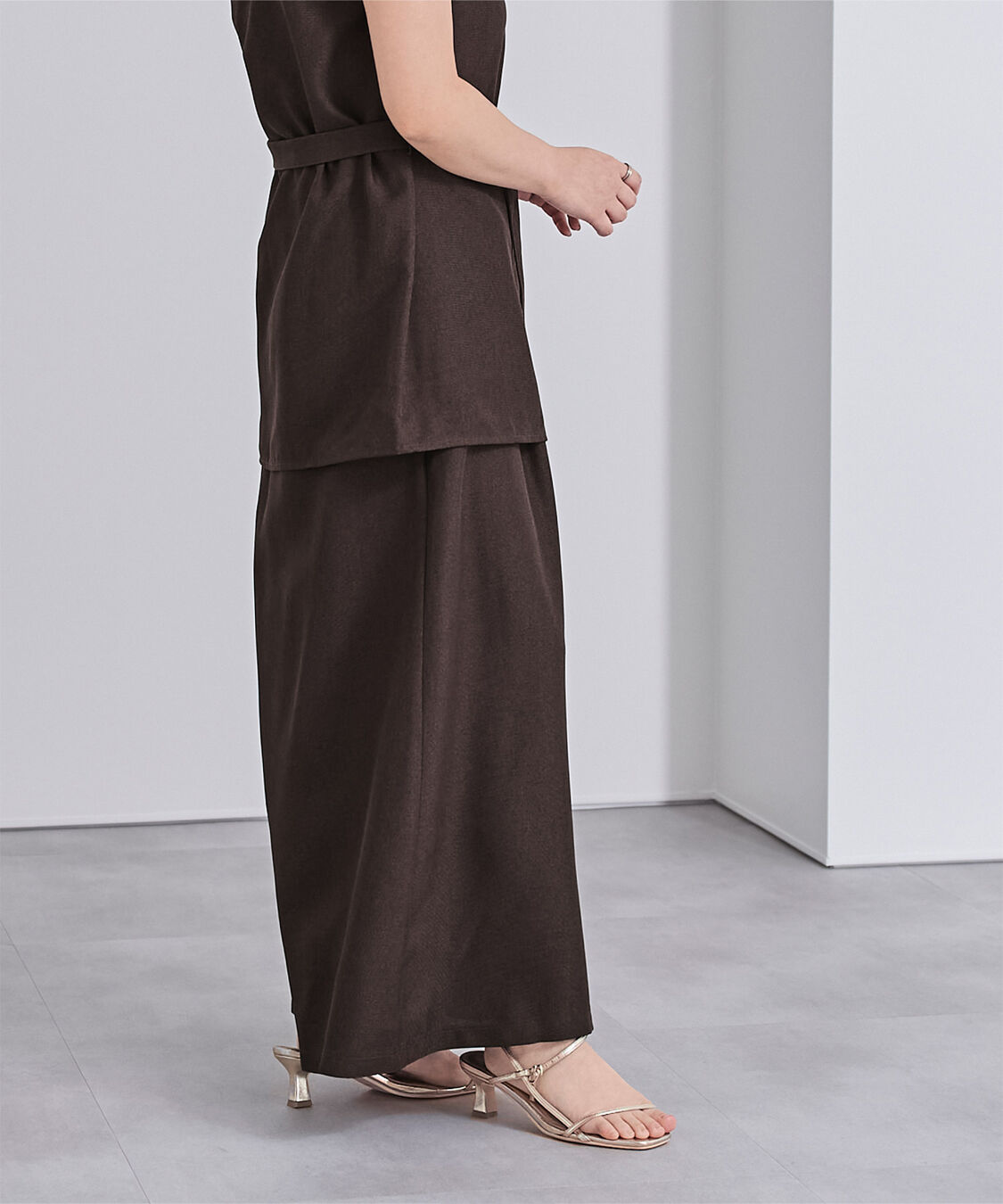 ur's「ﾘﾈﾝﾗｲｸﾌﾛﾝﾄﾀｯｸﾊｲｳｴｽﾄｽｶｰﾄ」|スカート|