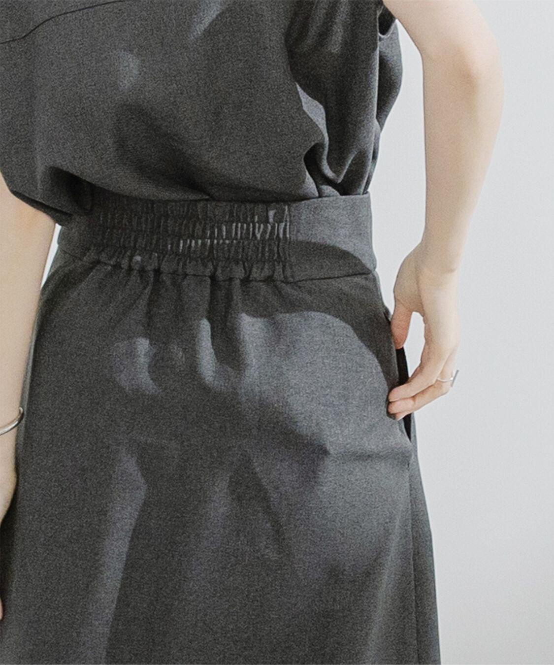 ur's「ﾘﾈﾝﾗｲｸﾌﾛﾝﾄﾀｯｸﾊｲｳｴｽﾄｽｶｰﾄ」|スカート|