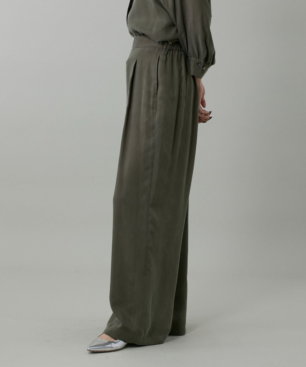 INED「《大きいサイズ》キュプラフィブリルストレートパンツ」|その他|