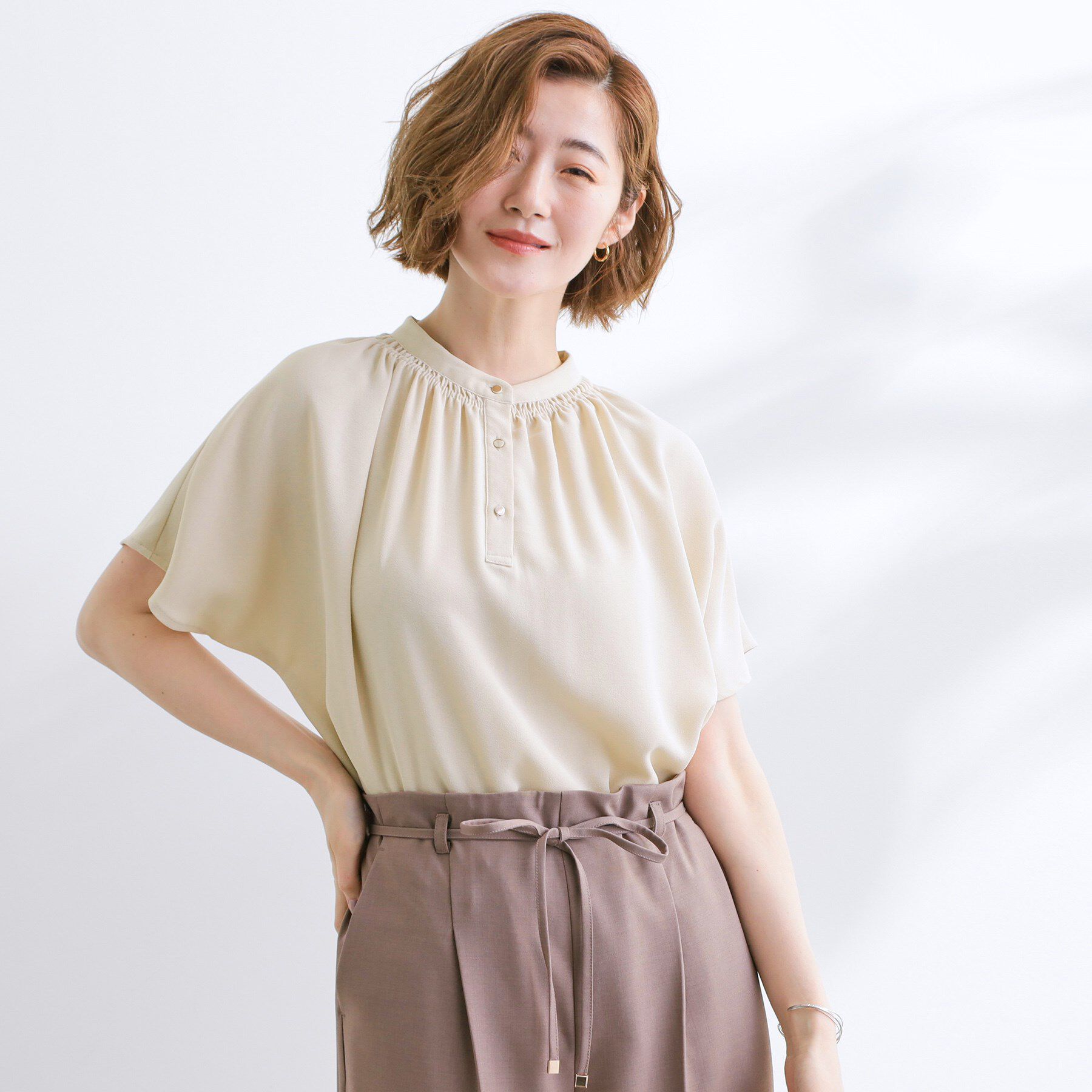 grove「【さらりと着られる/二の腕カバー】多機能ドルマンスリーブブラウス」|シャツ・ブラウス|グレージュ(050)