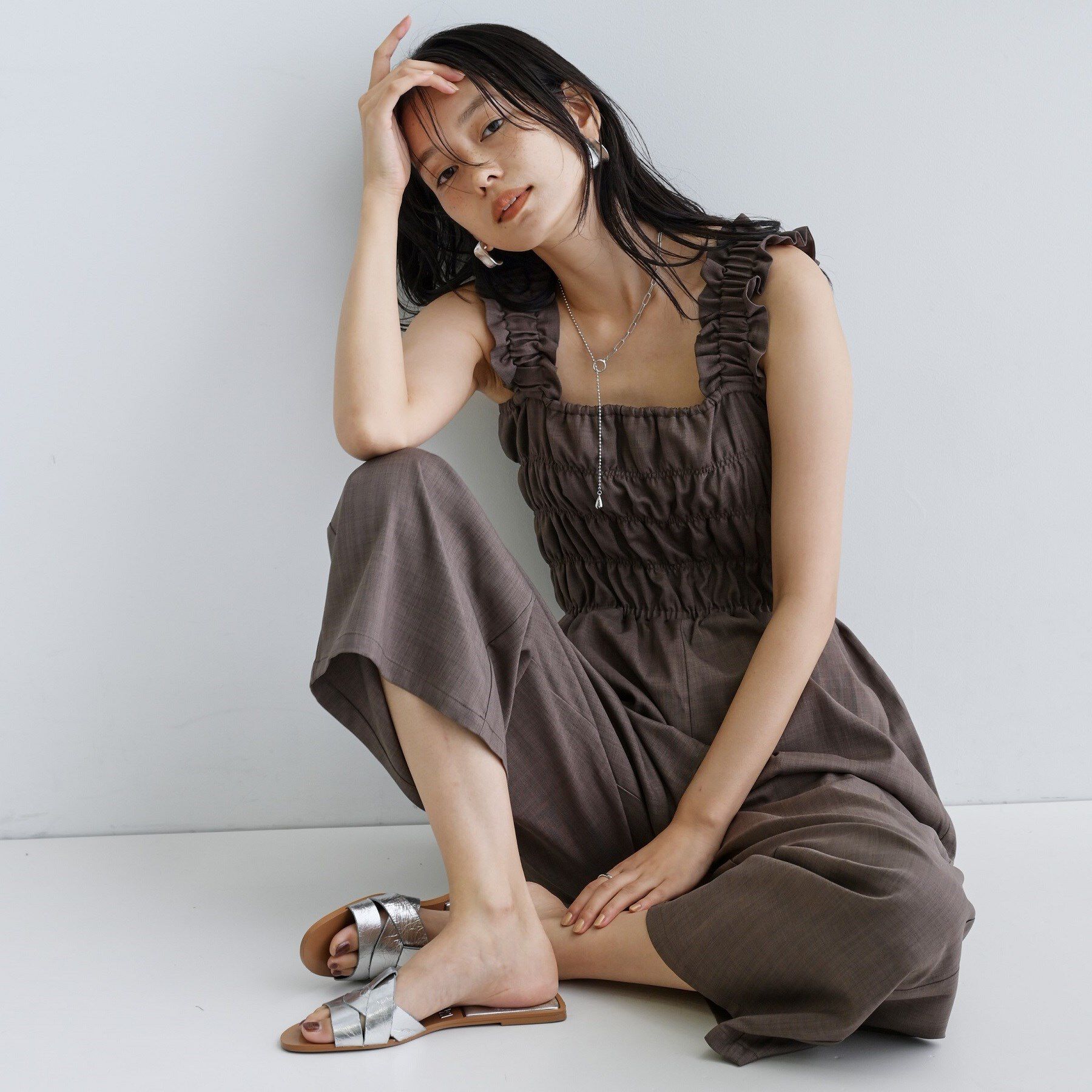 GALLEST「【一部店舗限定】ショルダーシャーリングサロペット」|オールインワン|ブラウン(044)