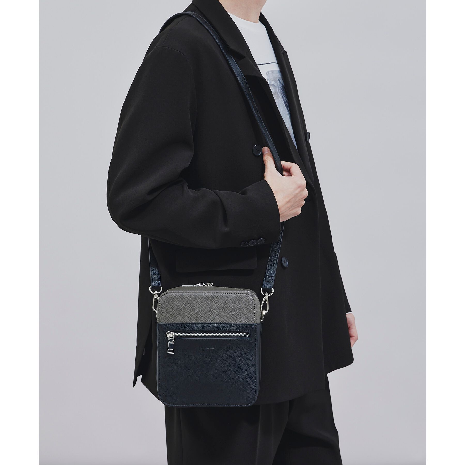 tk.TAKEO KIKUCHI「バイカラースクエアボックスショルダーバッグ」|ショルダー・メッセンジャー|ﾌﾞﾗｯｸ(719)