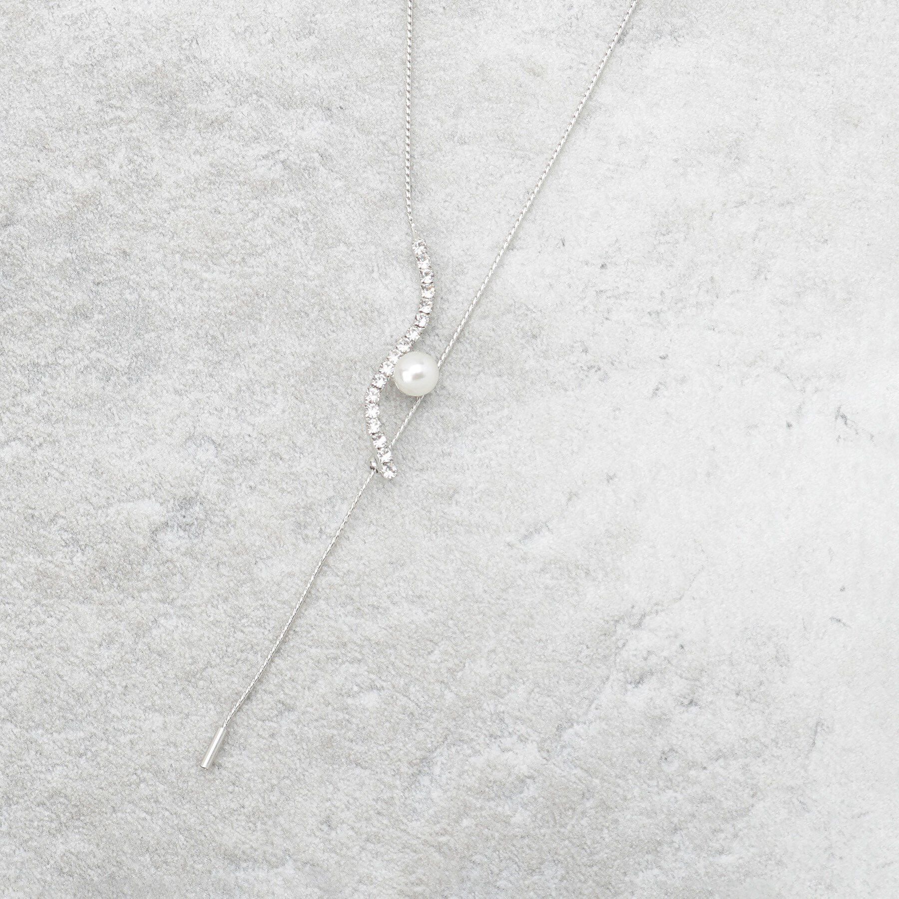 OPAQUE.CLIP「ニュアンスビジューバー&times;フェイクパールスライドネックレス」|ネックレス|シルバー(006)