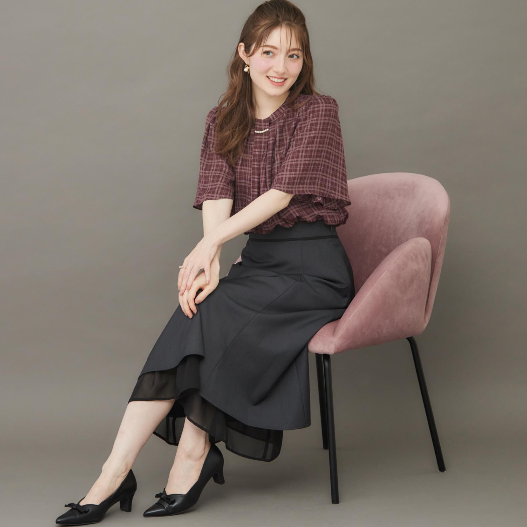 Couture broach「【着映え・5分袖・通勤】パール調タイチェックプリントブラウス」|シャツ・ブラウス|