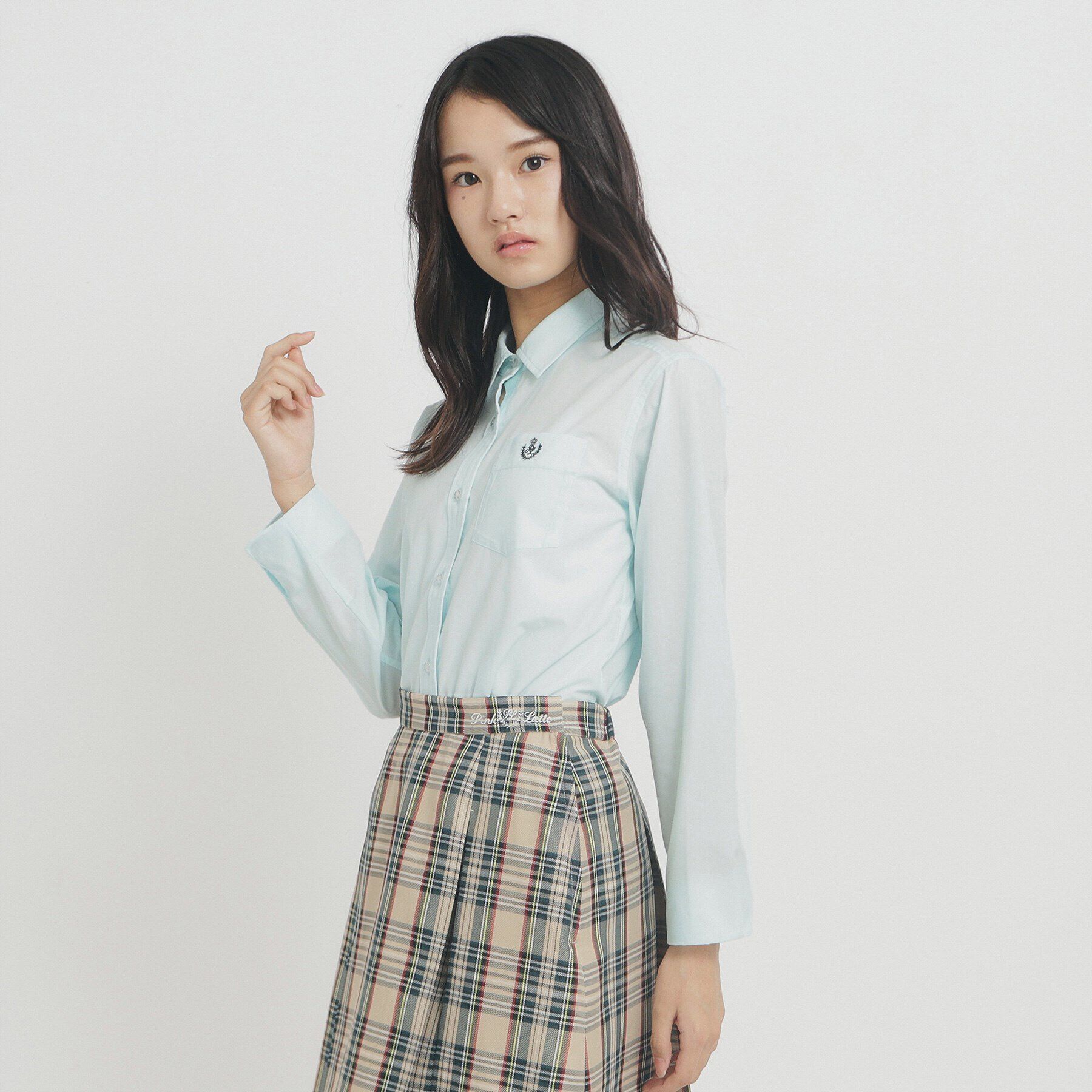 PINK-latte「【オケージョン・フォーマル】ベーシック ワンポイント刺繍シャツ」|シャツ・ブラウス|サックスブルー(09