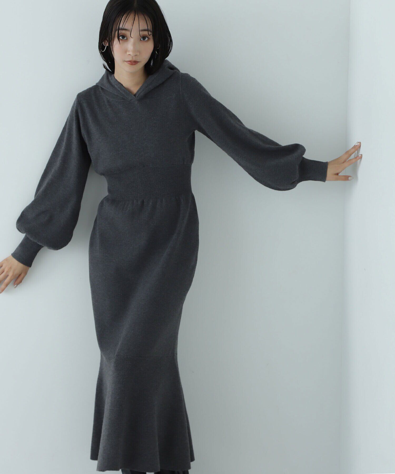  「フーディーニットワンピース」|ワンピース|チャコール1