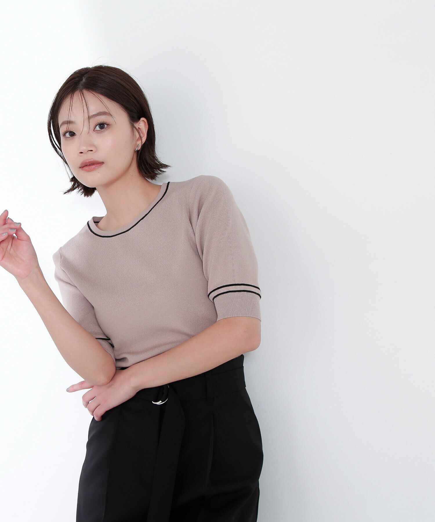  「総針ベーシックシリーズ クルーネックニット」|ニット・セーター|ベージュ&times;ク  2