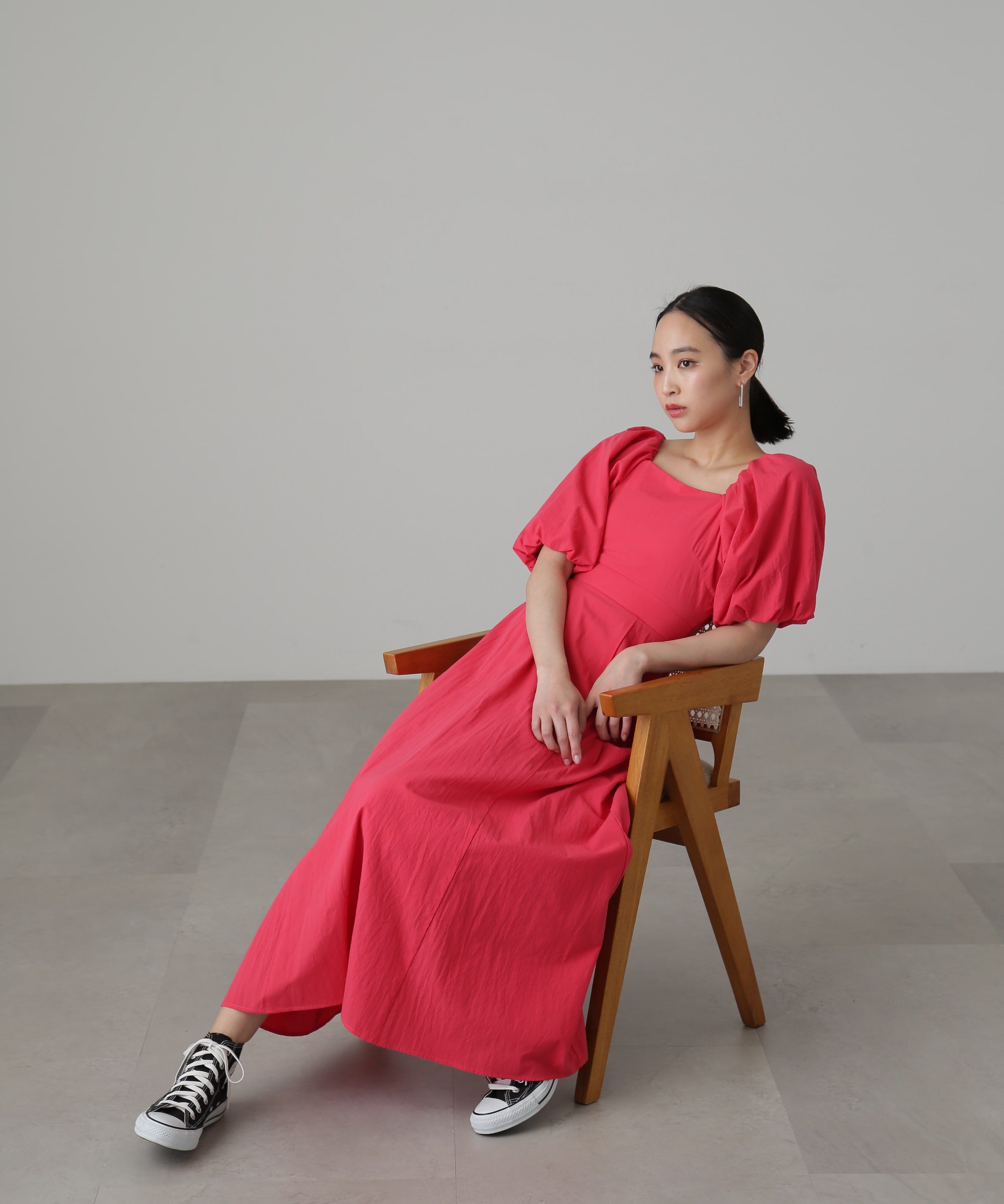  「バルーンスリーブバックギャザーワンピース」|ワンピース|