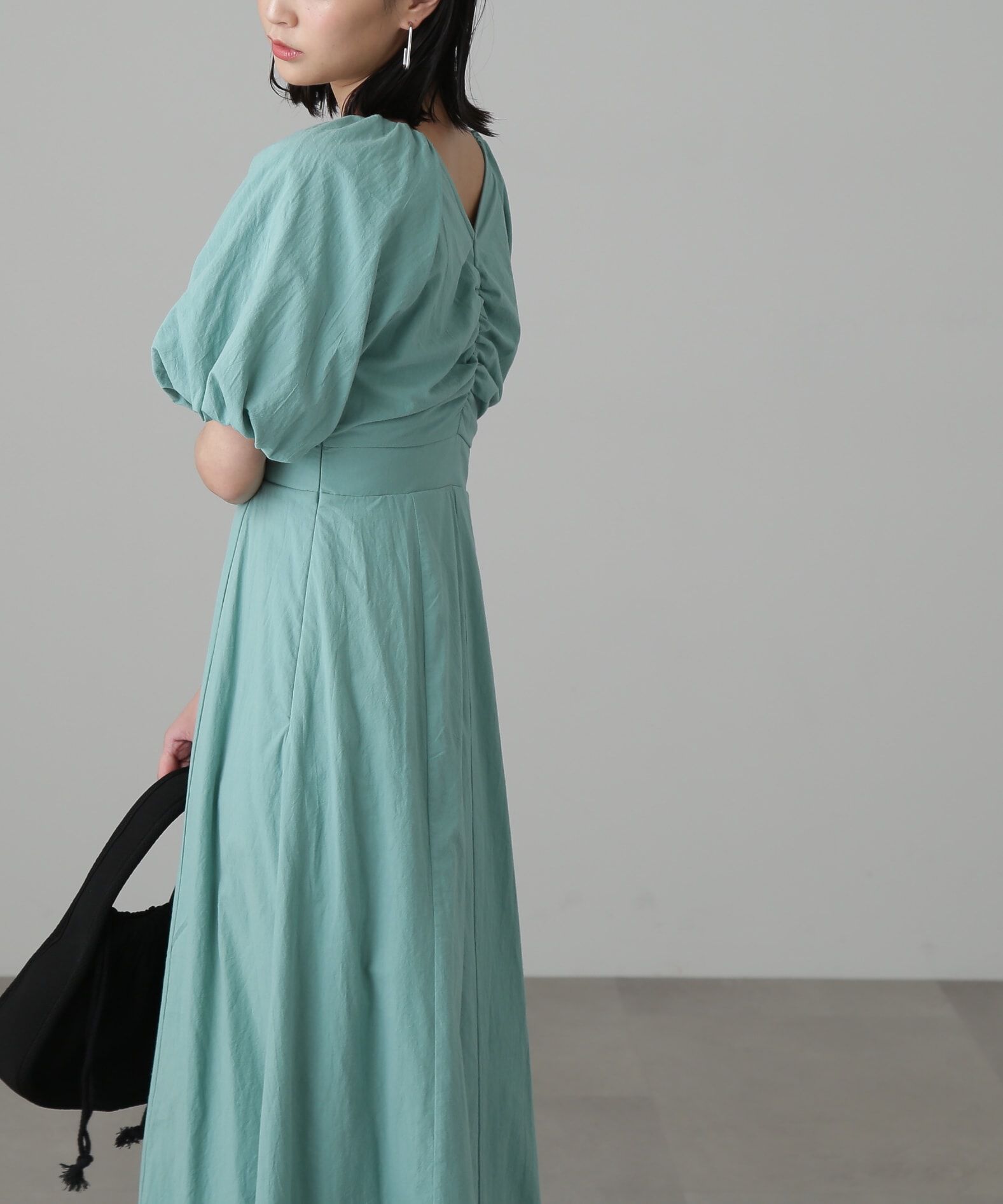  「バルーンスリーブバックギャザーワンピース」|ワンピース|