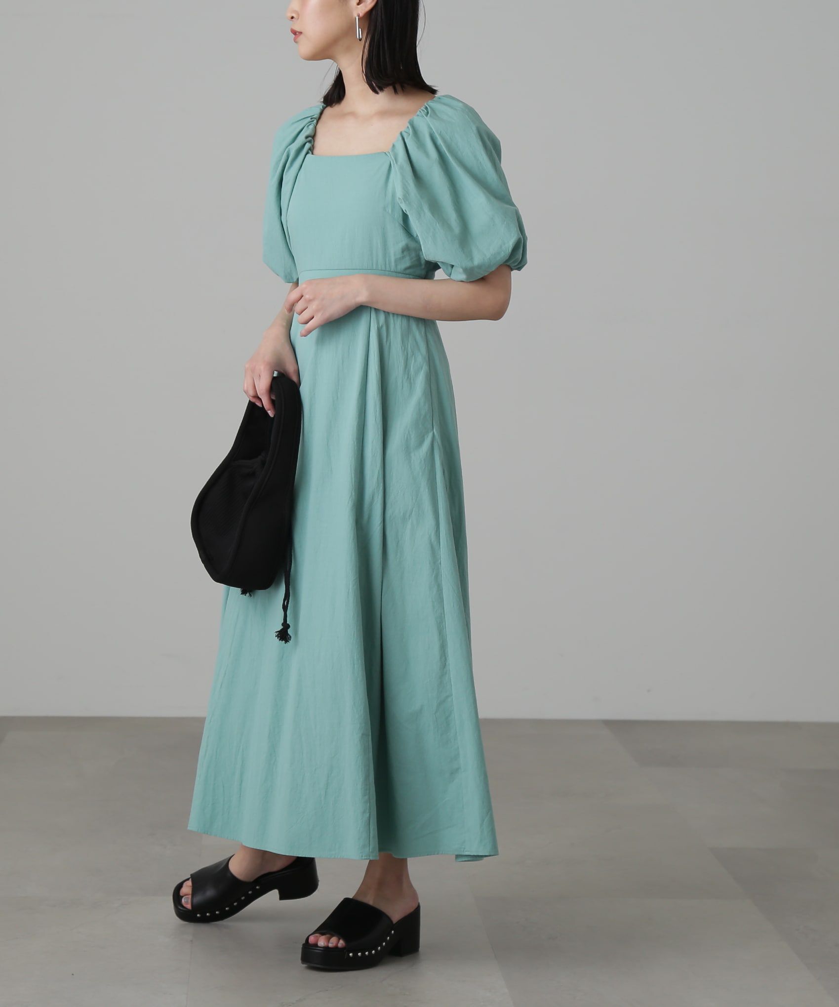  「バルーンスリーブバックギャザーワンピース」|ワンピース|