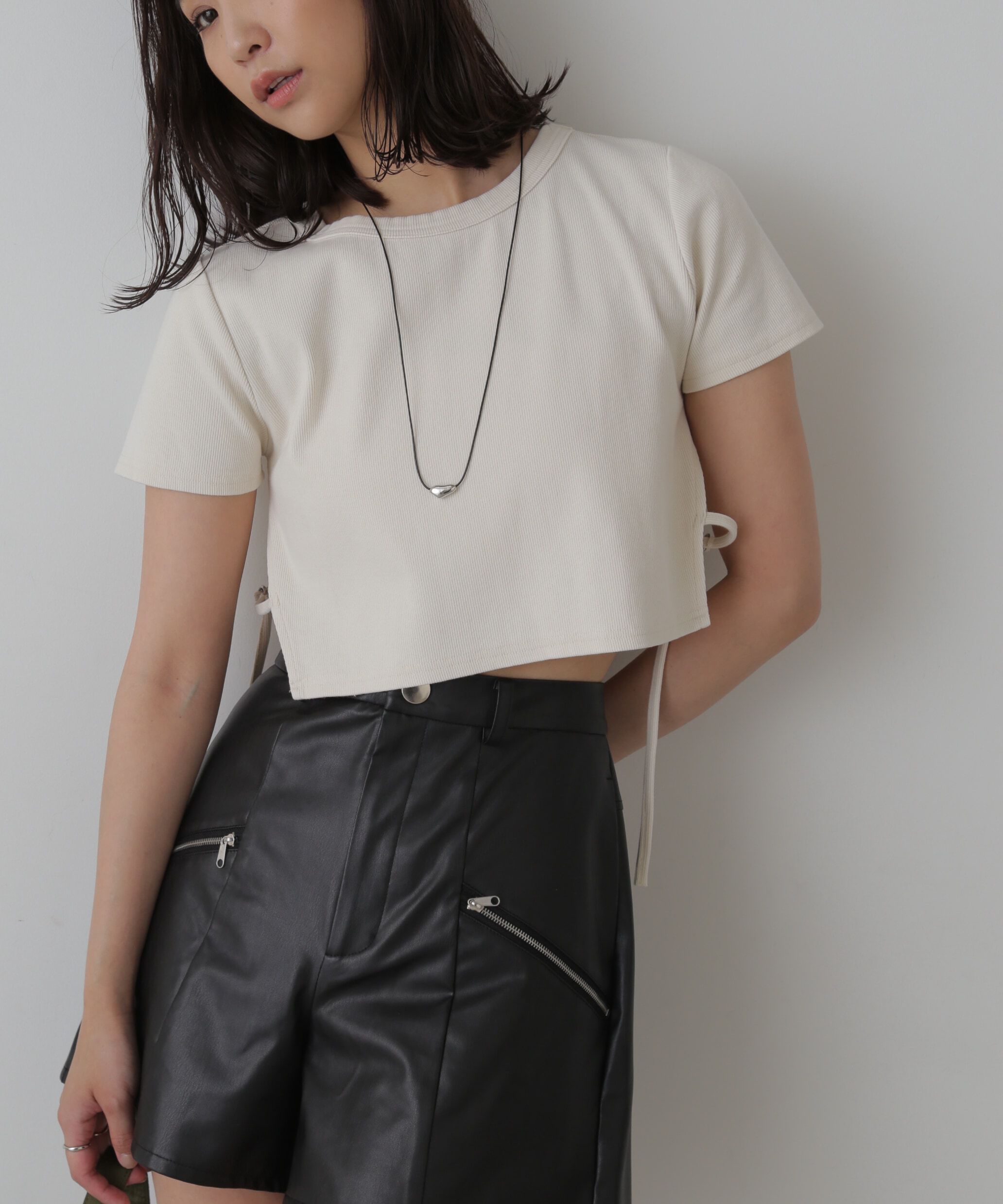  「ヴィンテージ加工サイドベルトTシャツ」|Tシャツ・カットソー|オフホワイト