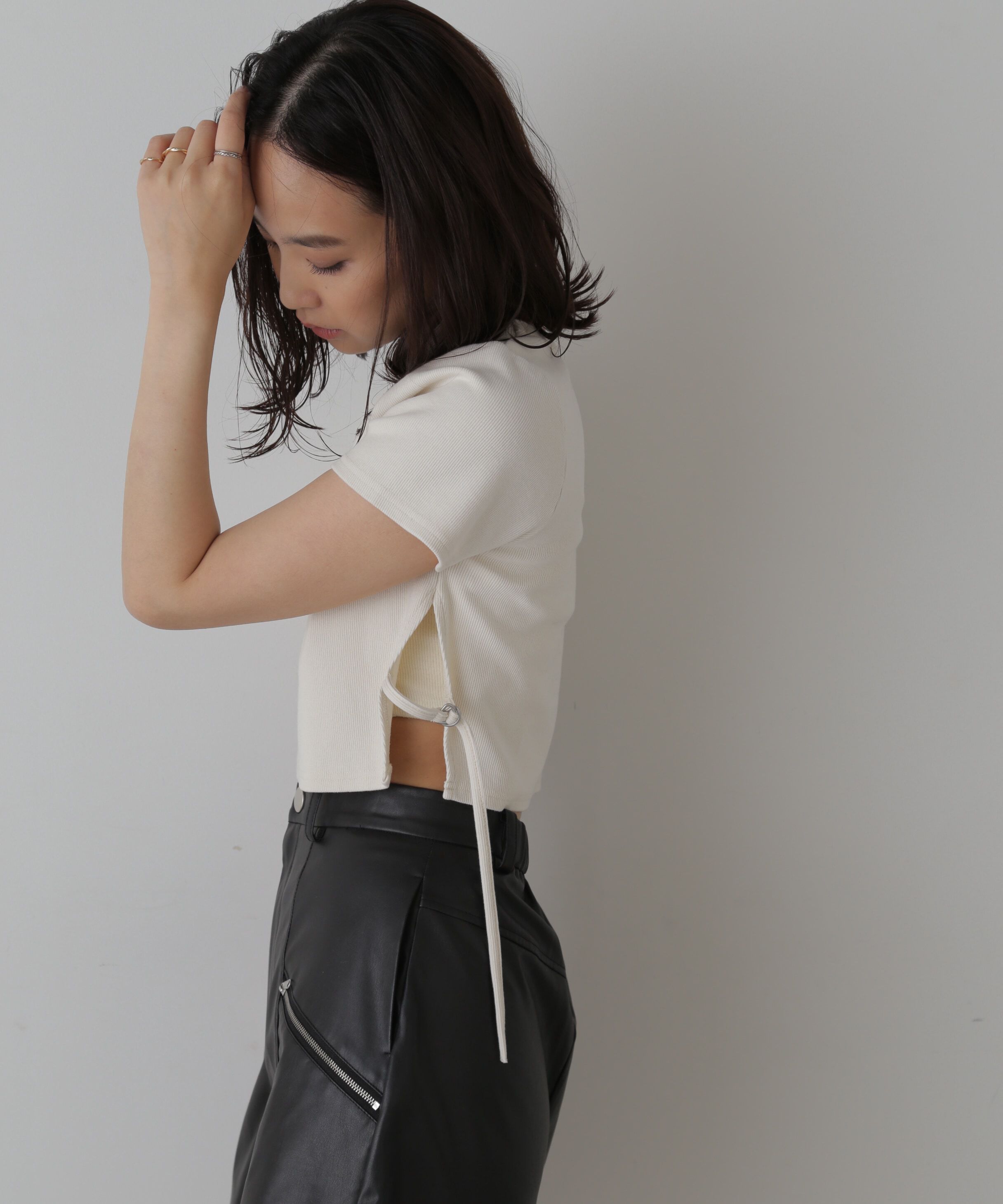  「ヴィンテージ加工サイドベルトTシャツ」|Tシャツ・カットソー|