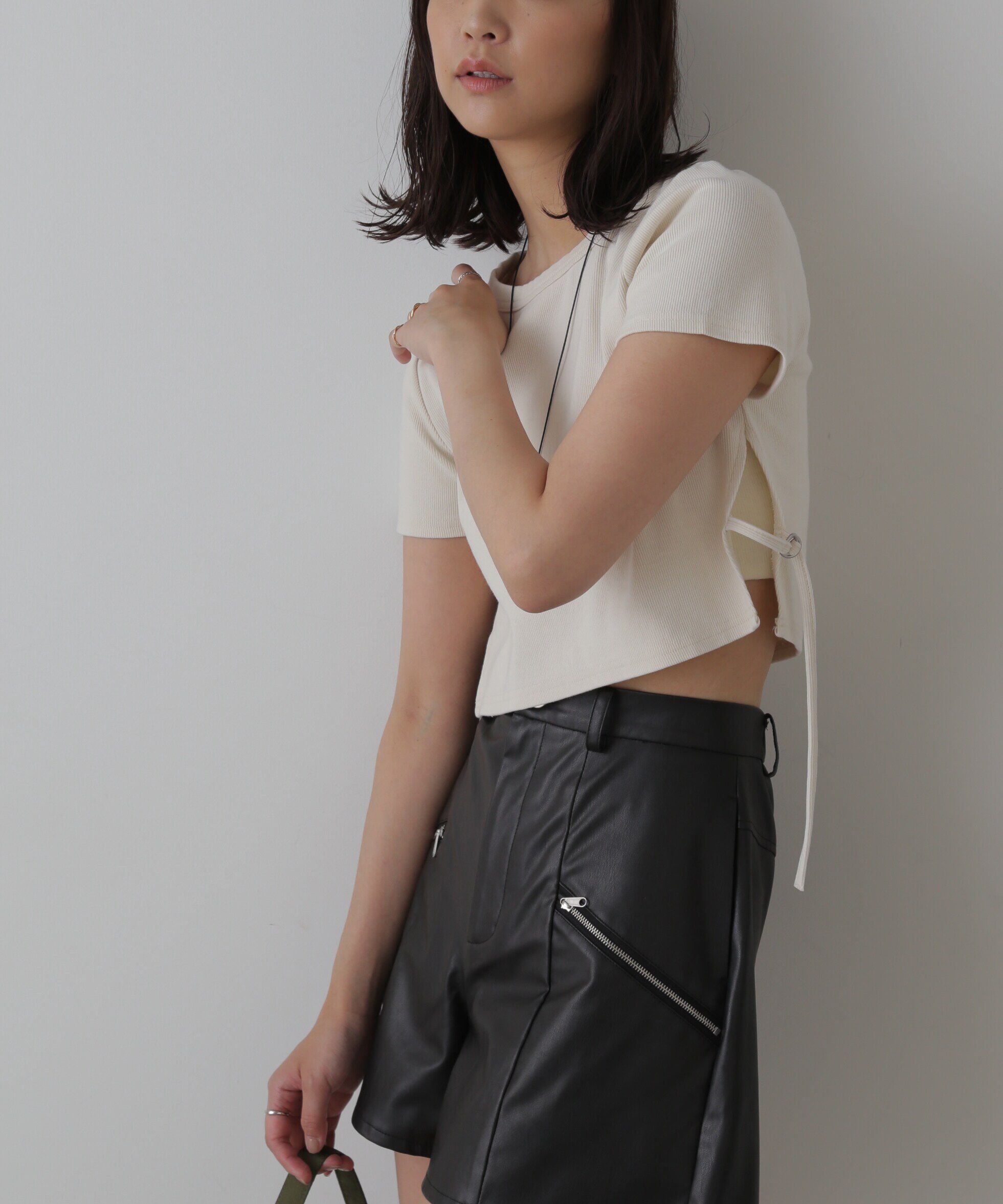  「ヴィンテージ加工サイドベルトTシャツ」|Tシャツ・カットソー|