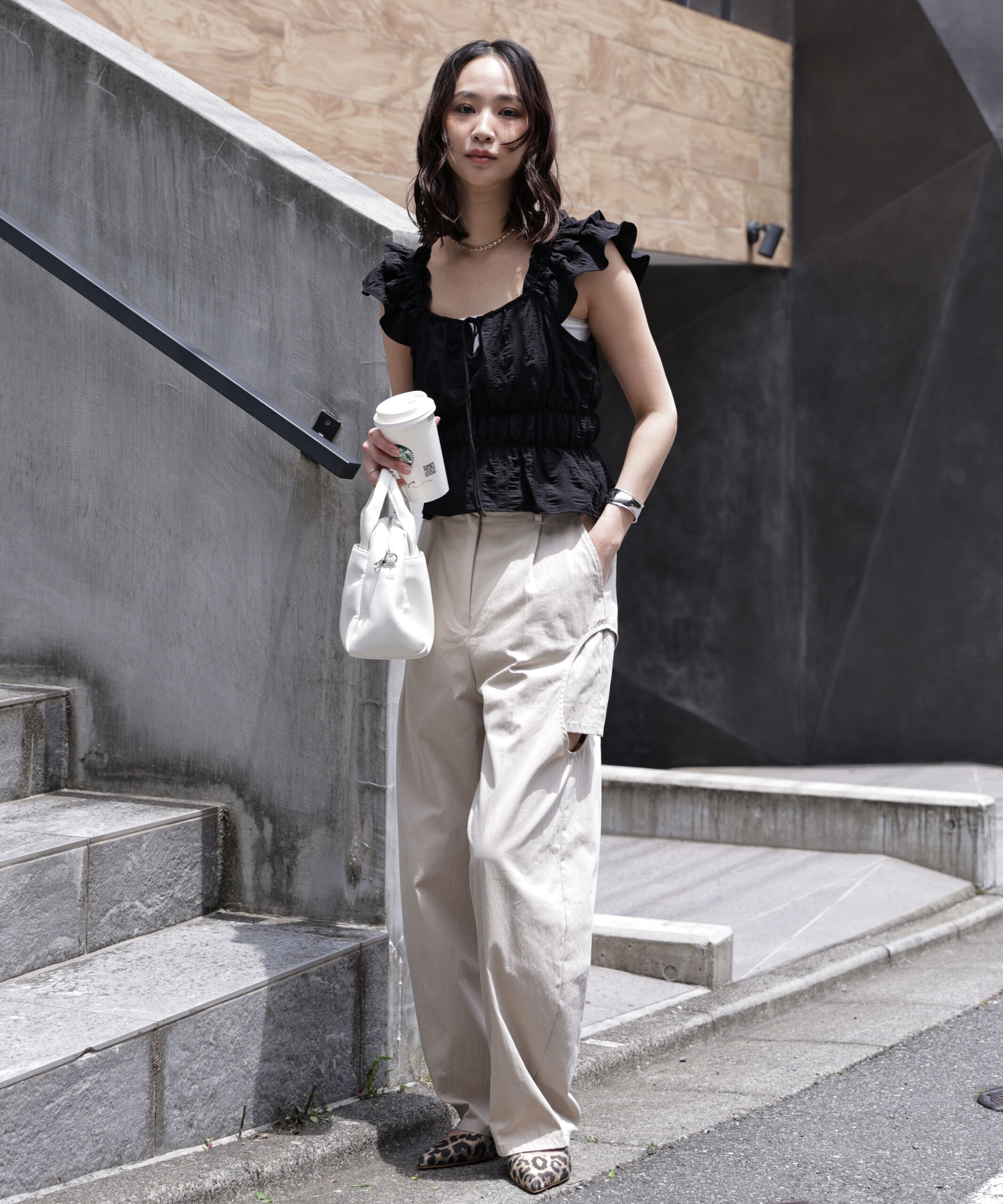  「前後2way肩フリルシャーリングペプラムブラウス」|シャツ・ブラウス|