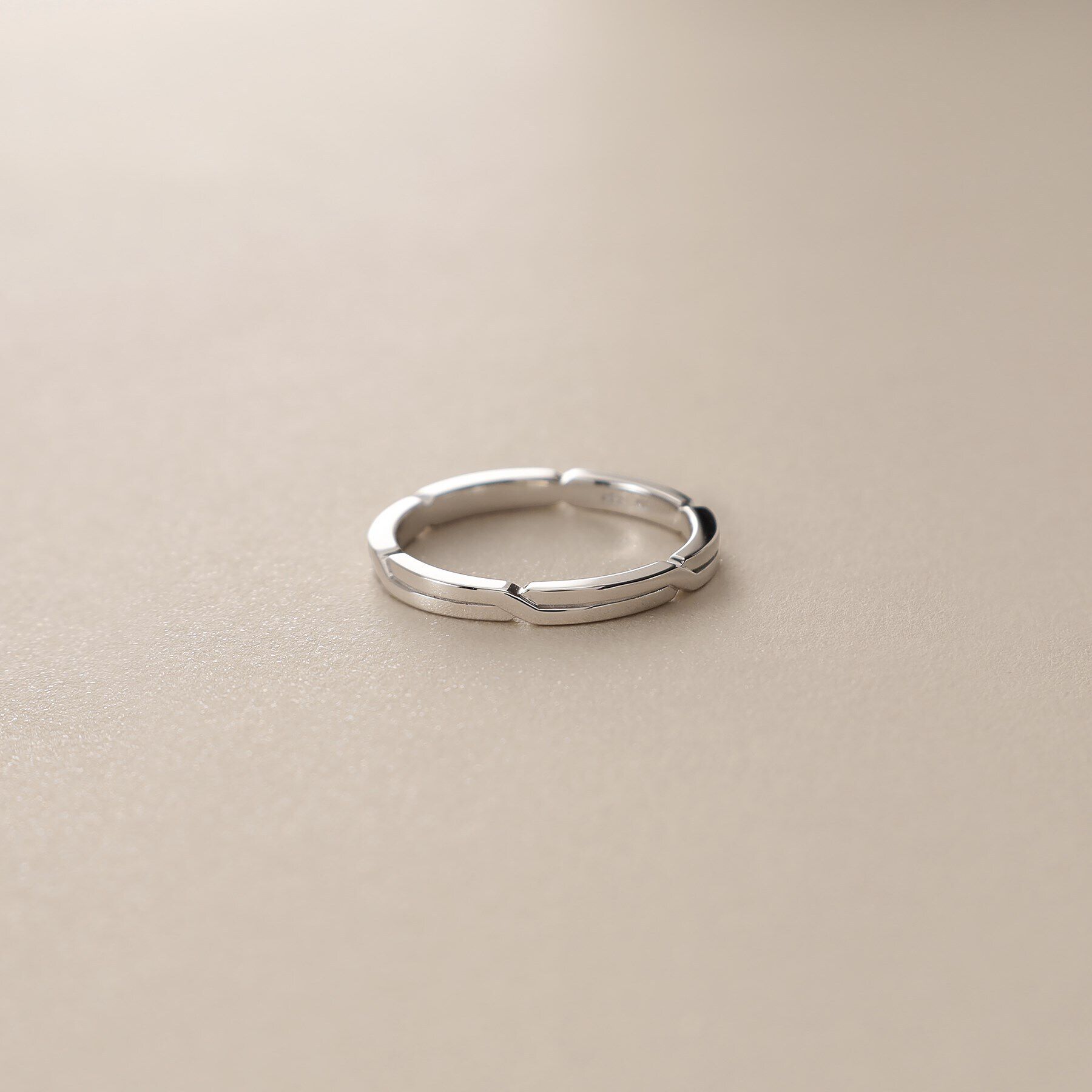 COCOSHNIK「K10連続交差 パートナーリング（レディース） WG」|リング|ホワイトゴールド(2