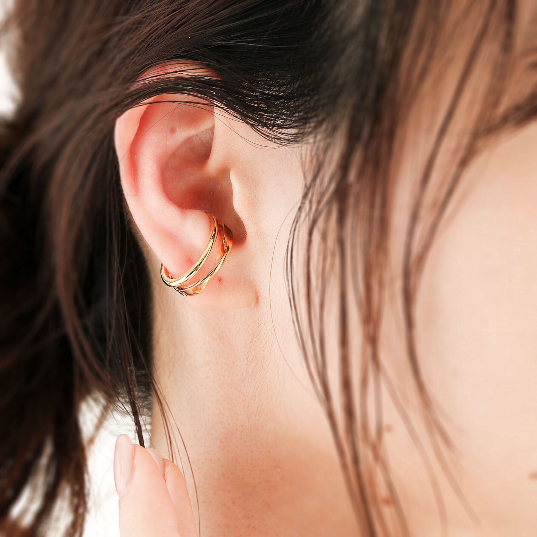 COCOSHNIK「シルバー ダブルフープひねり イヤーカフ」|イヤリング|