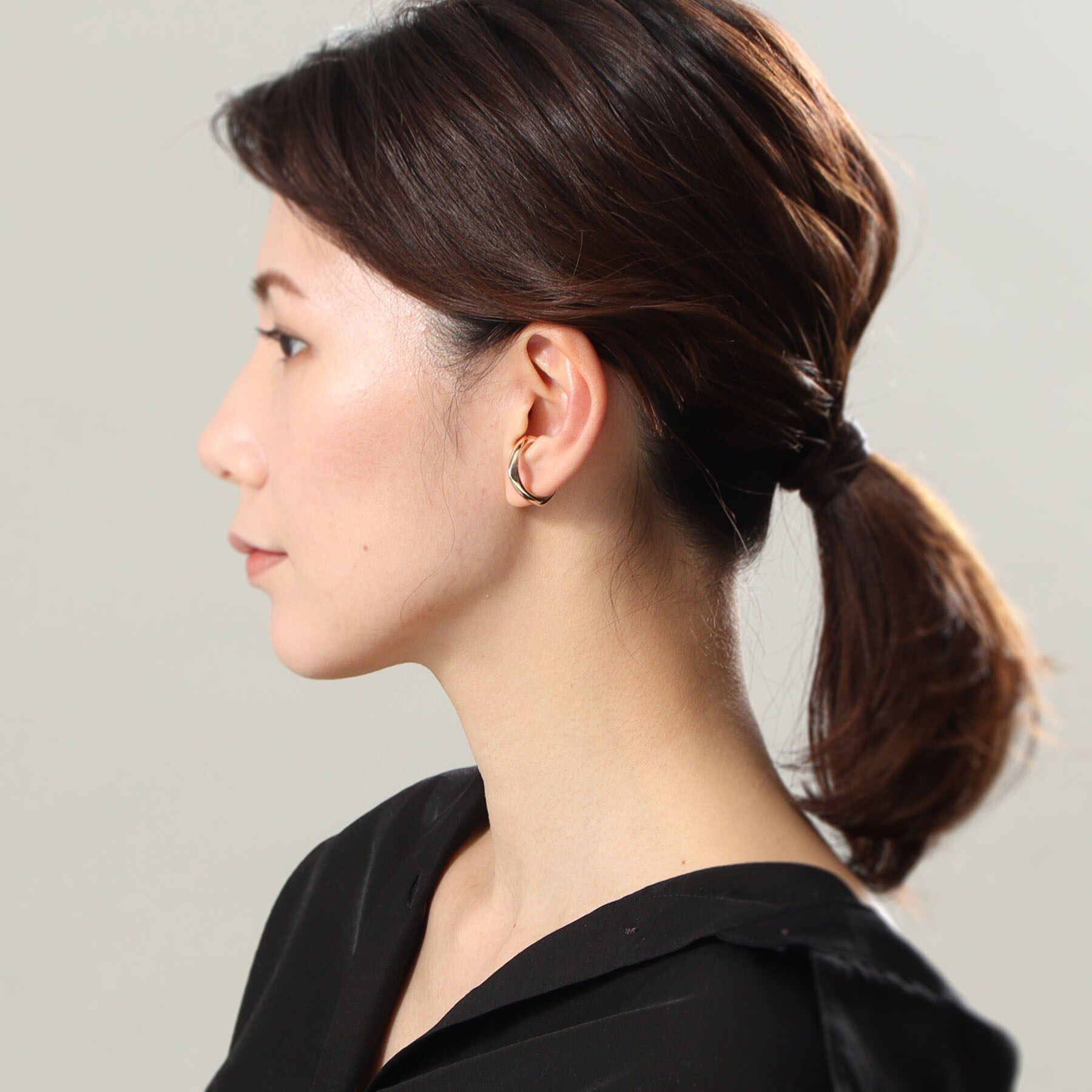 COCOSHNIK「K10クッションシェイプボリューム イヤーカフ大」|イヤリング|