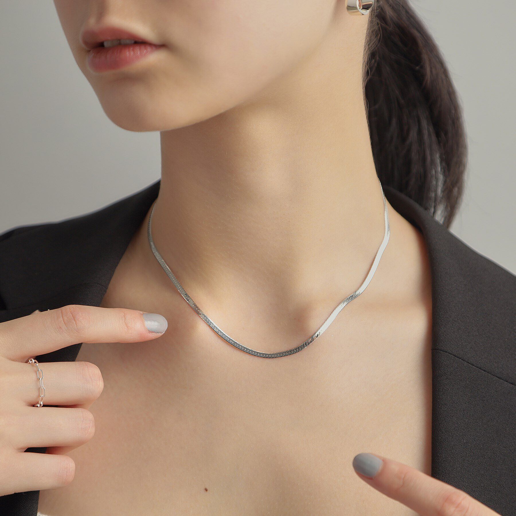 COCOSHNIK ONKITSCH「シルバー デザインチェーン フラットスネークネックレスM」|ネックレス|