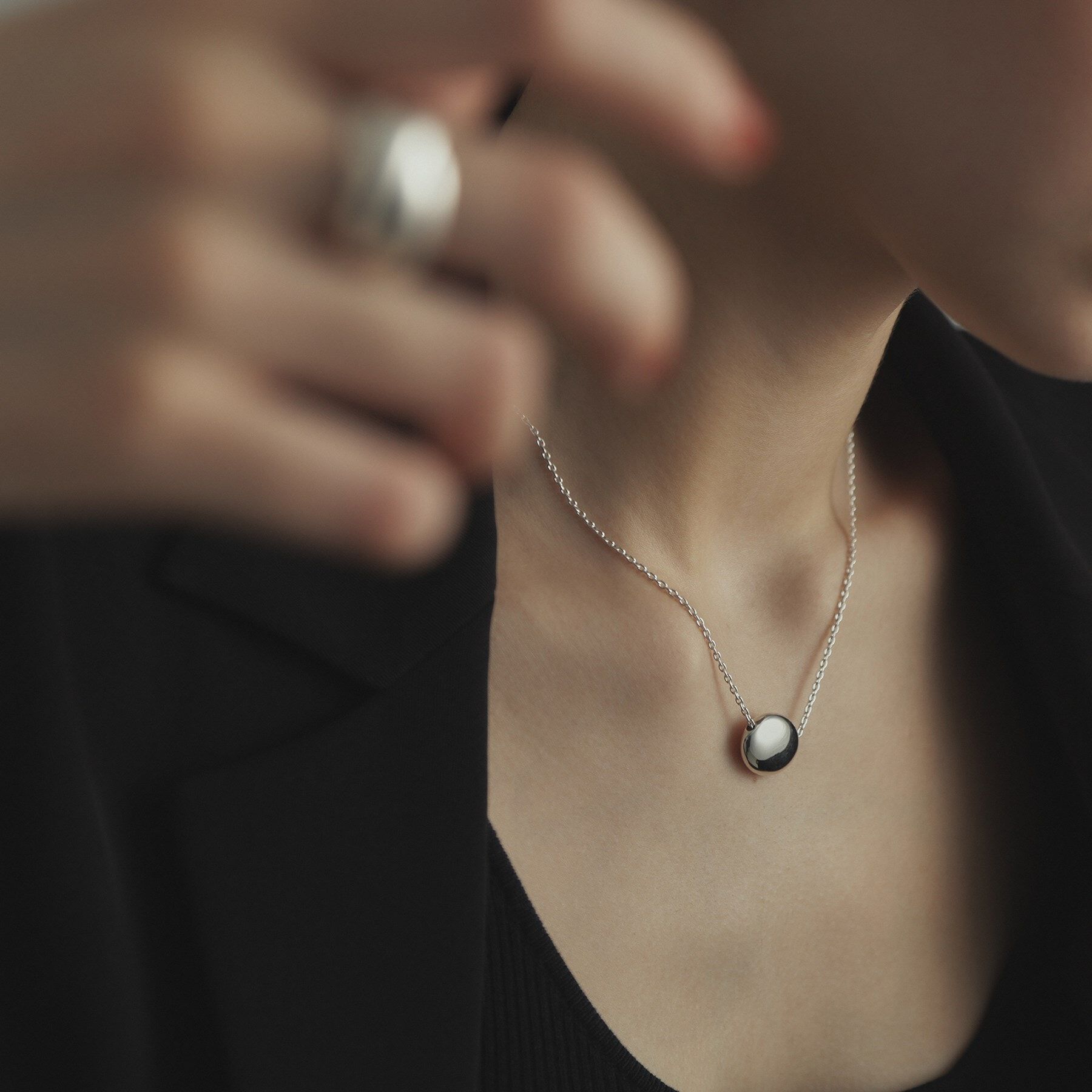 COCOSHNIK ONKITSCH「シルバー ホロウオーバルシェイプネックレスS」|ネックレス|