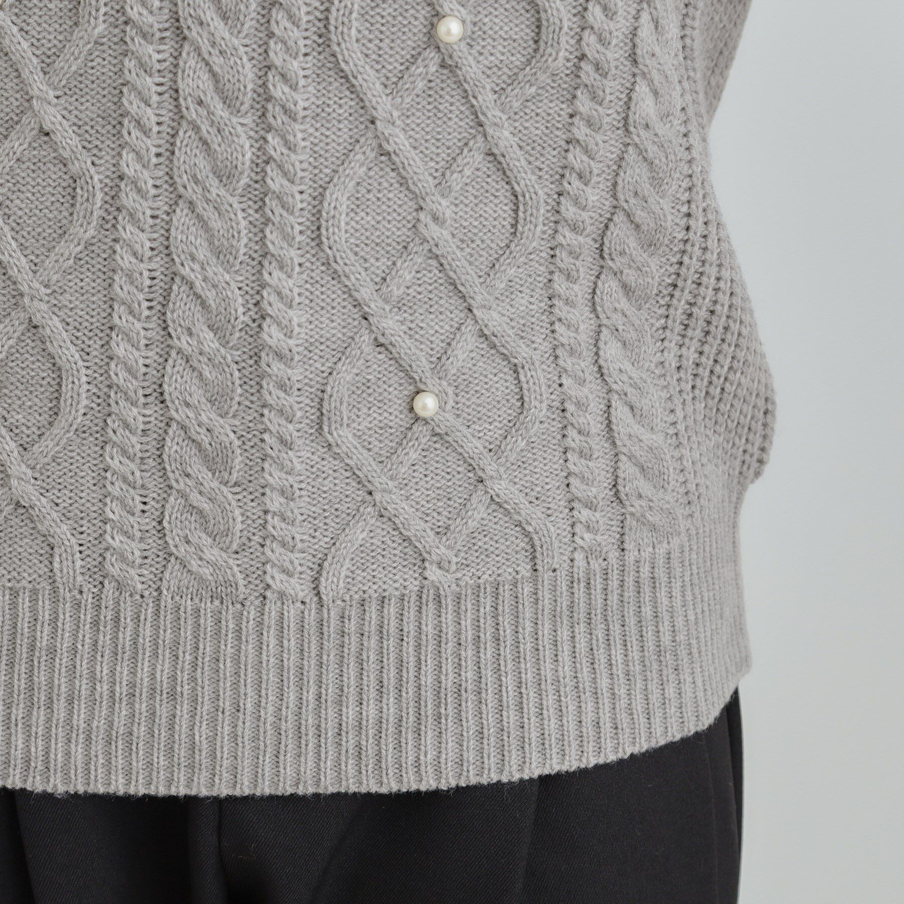 SHOO･LA･RUE「フェイクパールで上品見え ケーブルパール調ニット」|ニット・セーター|