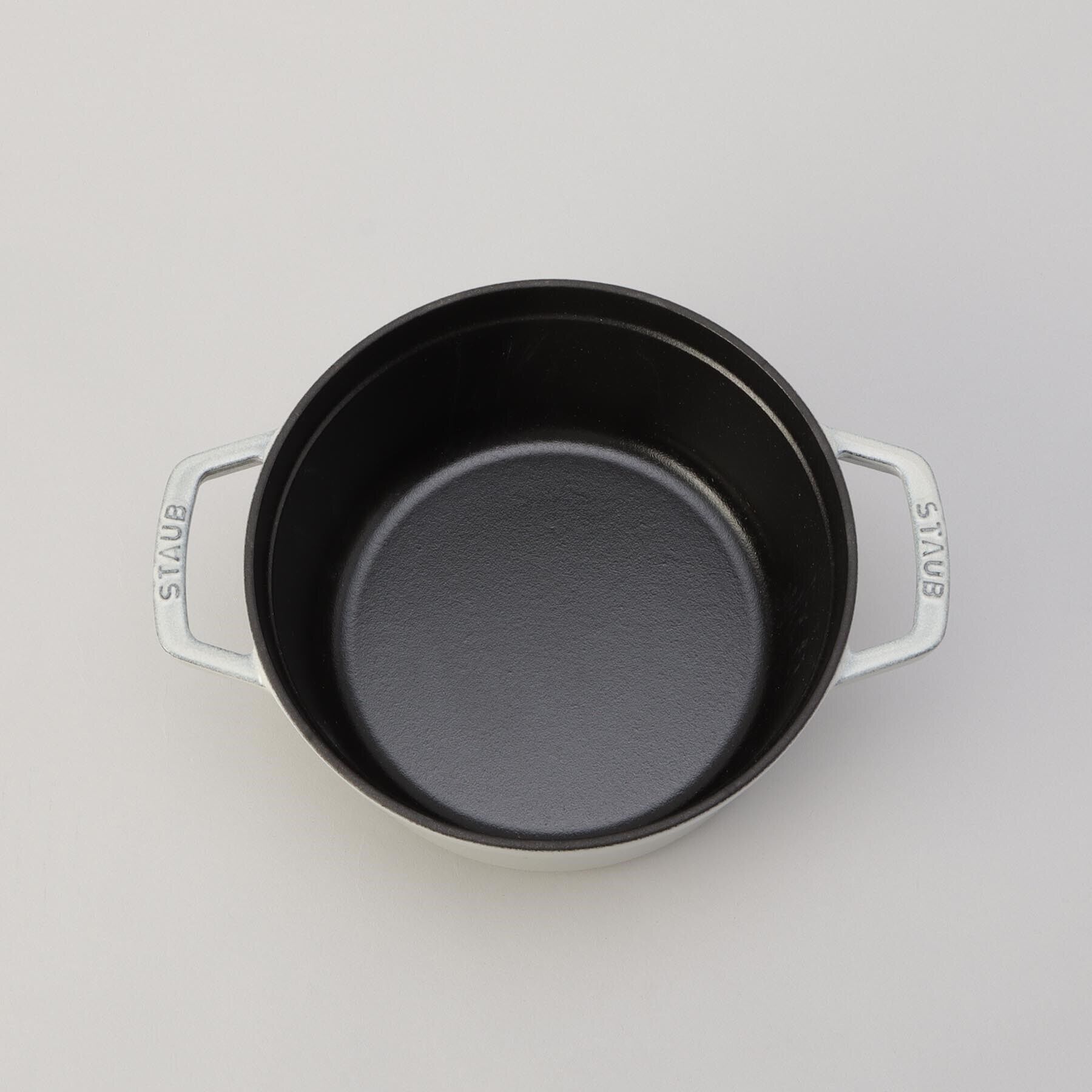 212 KITCHEN STORE「50thアニバーサリーセット　ラウンド22cm・トリベットスプーン カンパーニュ ＜STAUB スト」|食器・キッチングッズ|