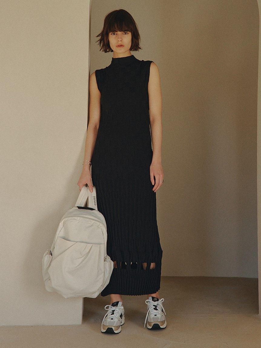 emmi atelier「【ONLINE限定カラー】eco 撥水ギャザーボディーバックパック」|リュック|